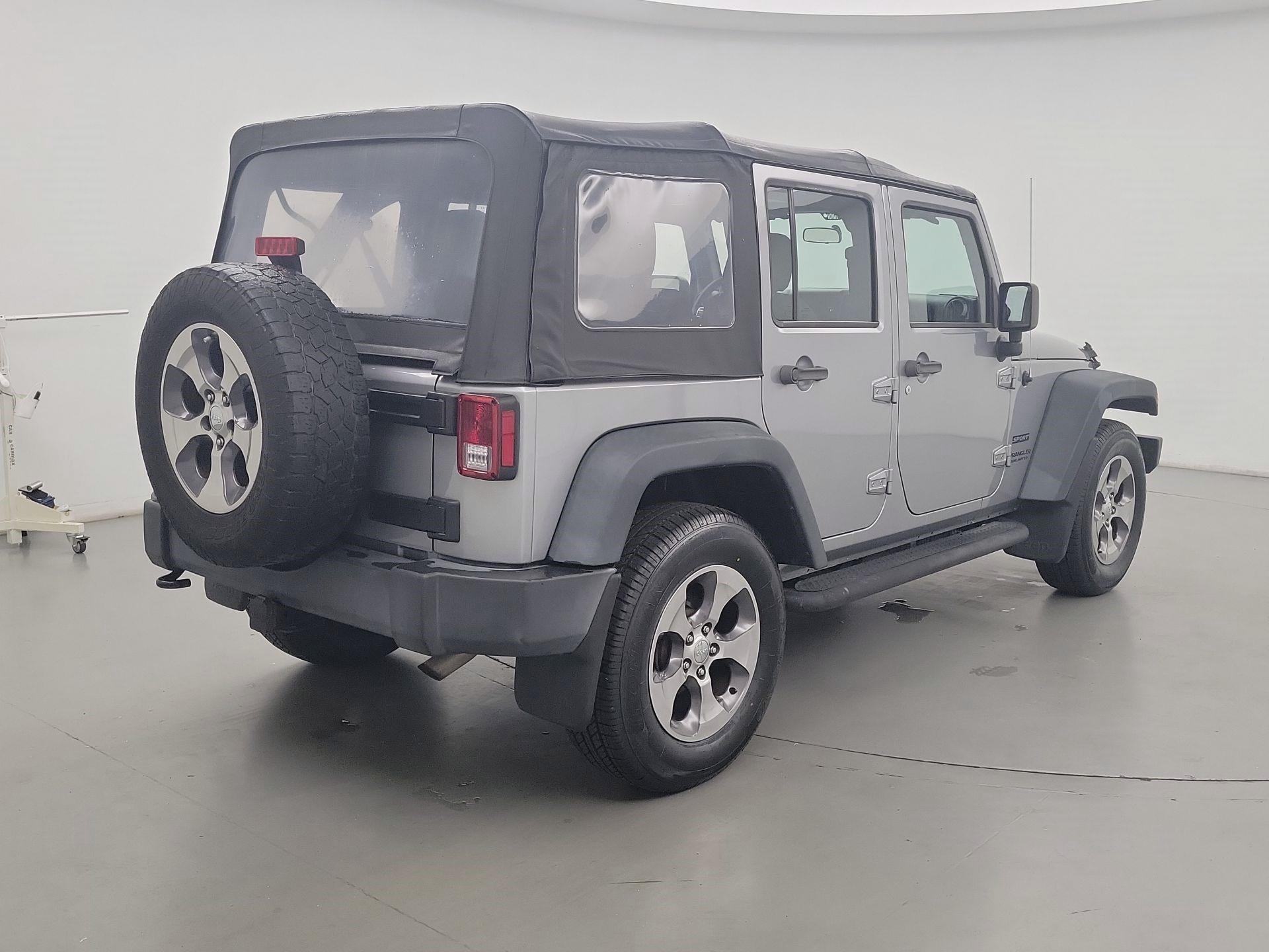 Thumbnail: 2015 Jeep Wrangler - 5