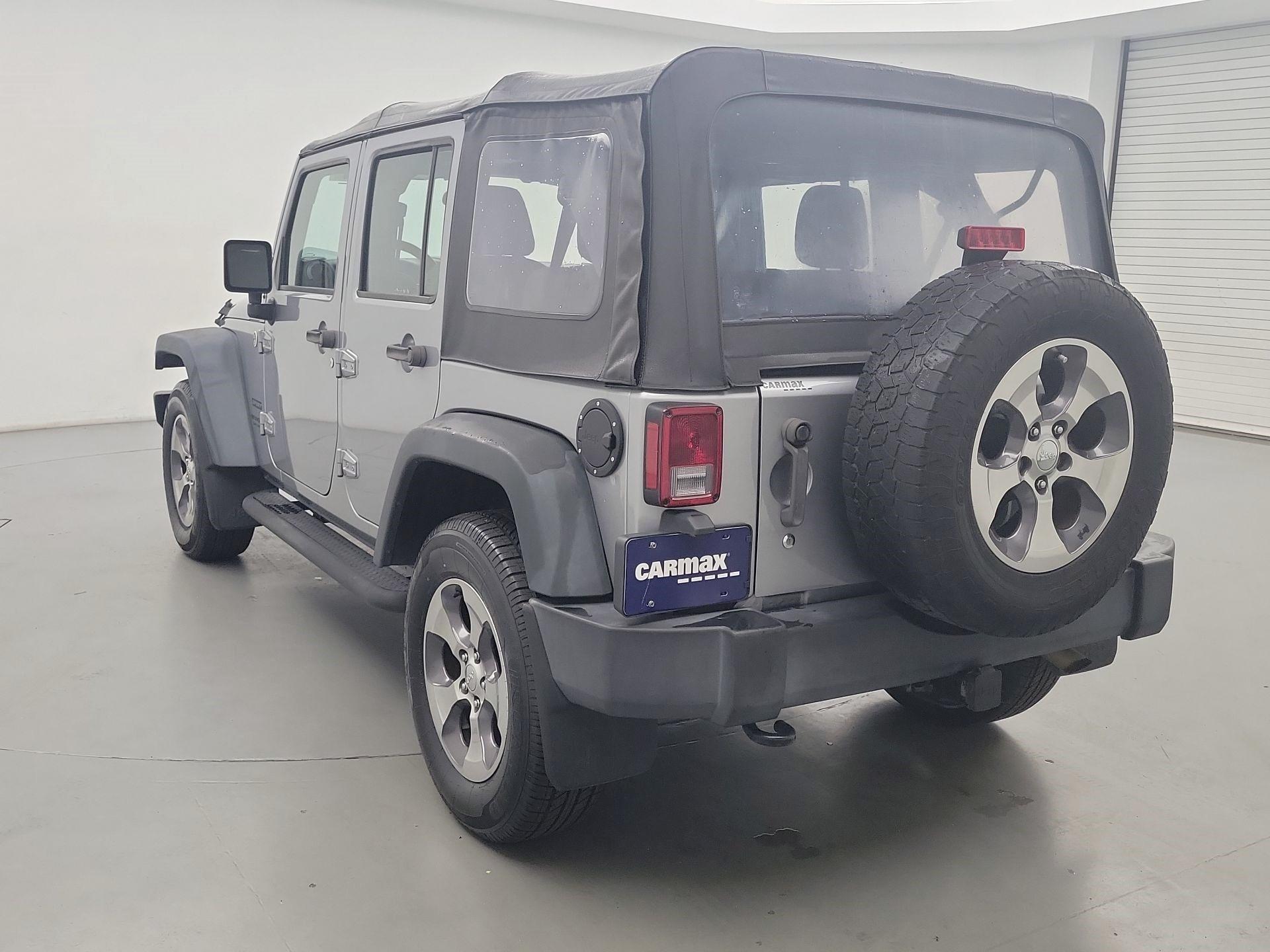 Thumbnail: 2015 Jeep Wrangler - 7