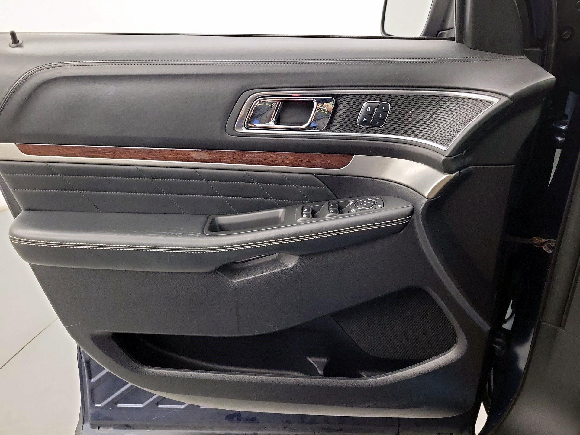 Thumbnail: 2017 Ford Explorer - 10