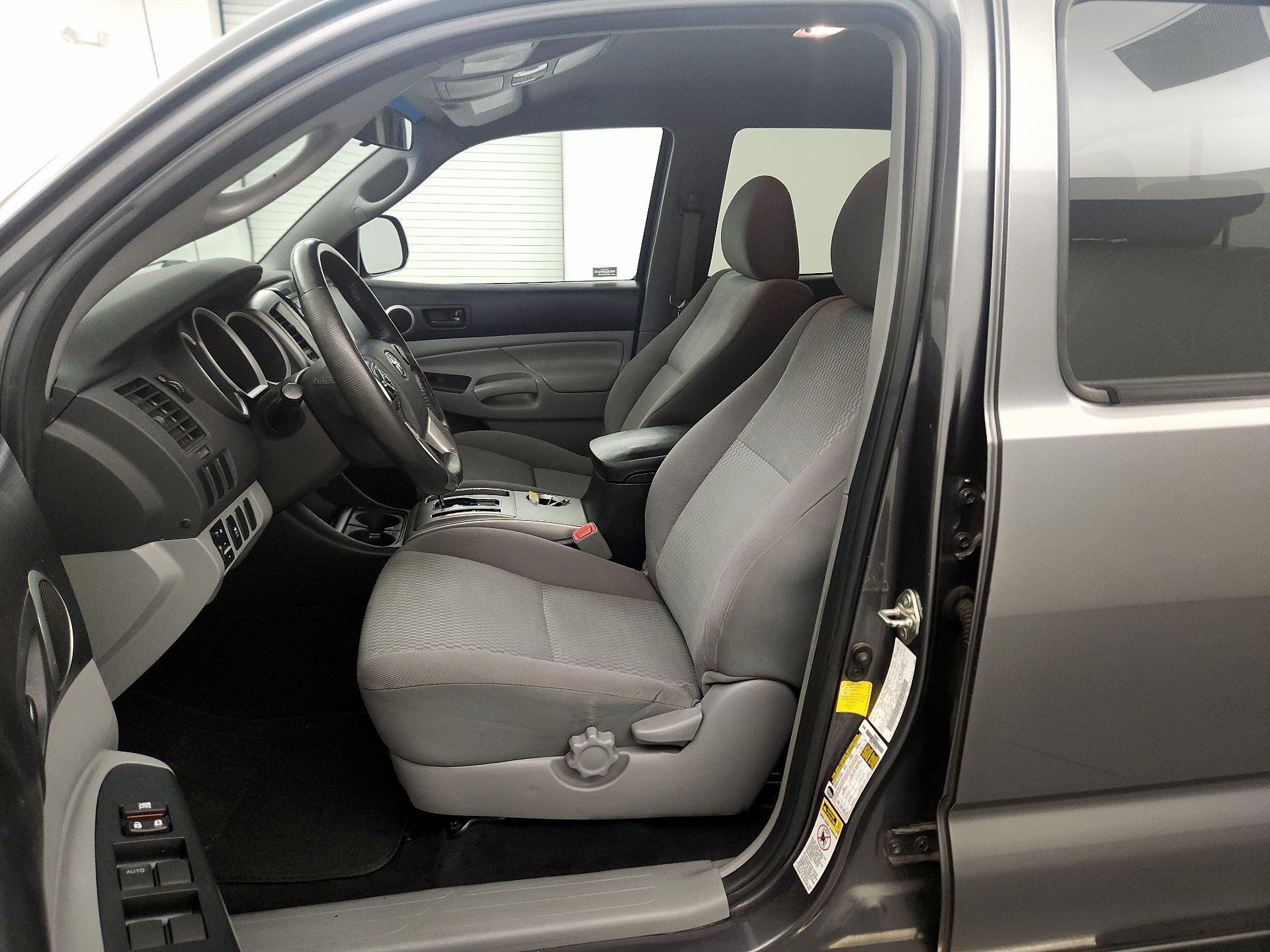 Thumbnail: 2014 Toyota Tacoma - 9