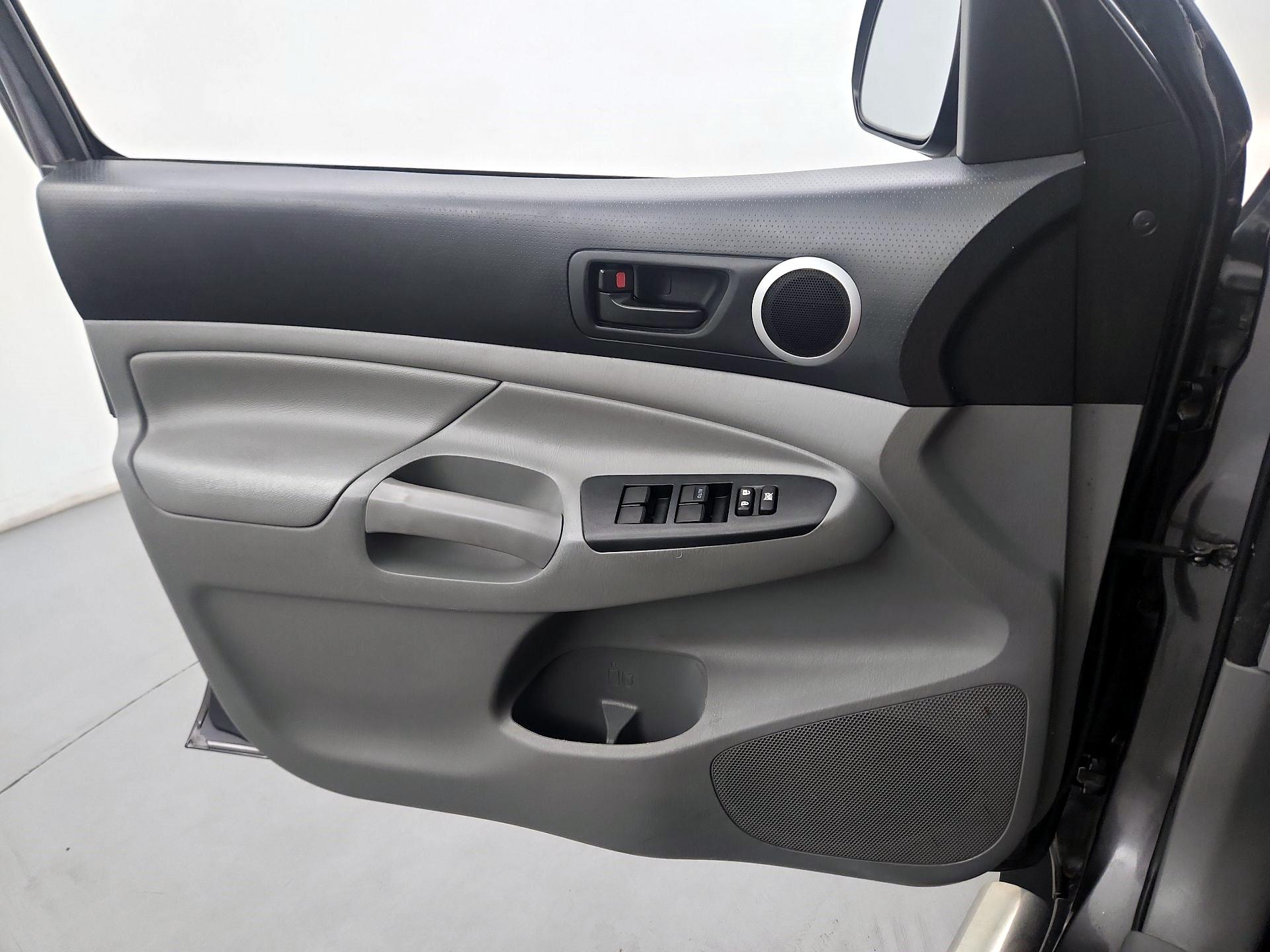 Thumbnail: 2014 Toyota Tacoma - 10