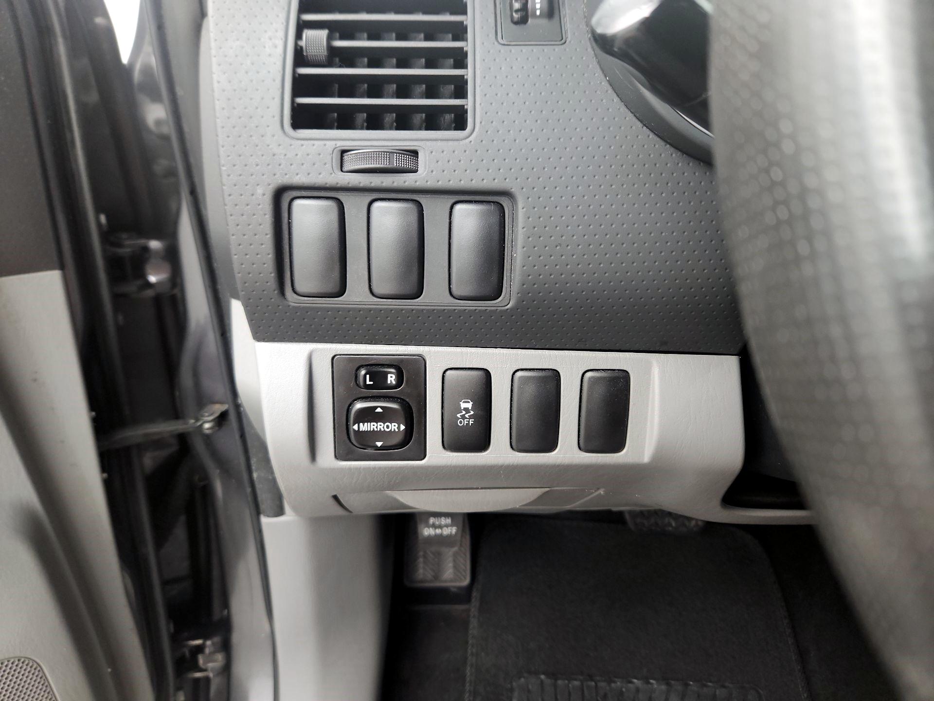 Thumbnail: 2014 Toyota Tacoma - 11