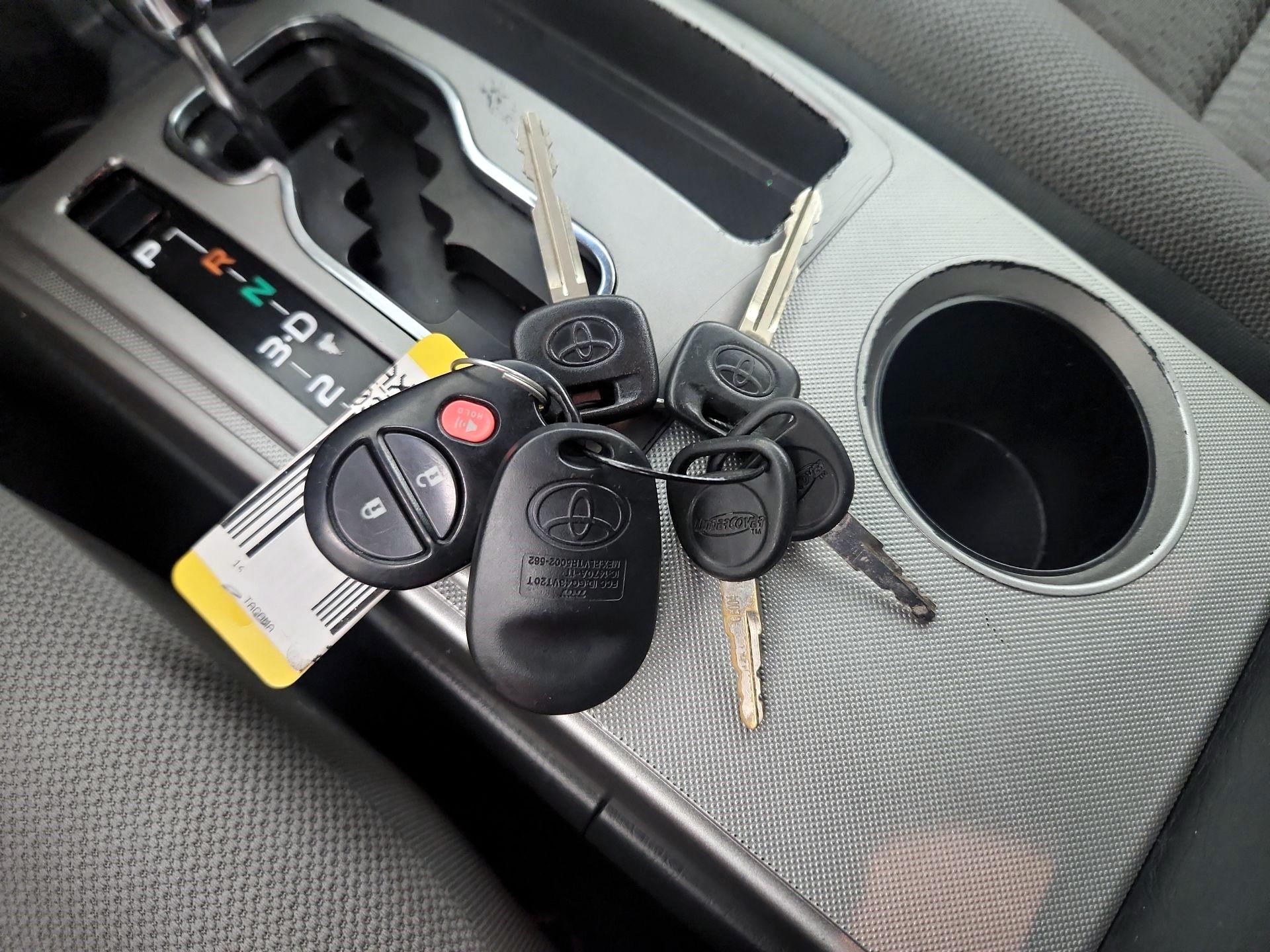 Thumbnail: 2014 Toyota Tacoma - 19