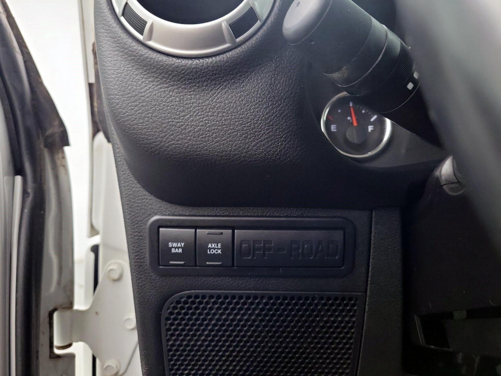 Thumbnail: 2016 Jeep Wrangler - 11