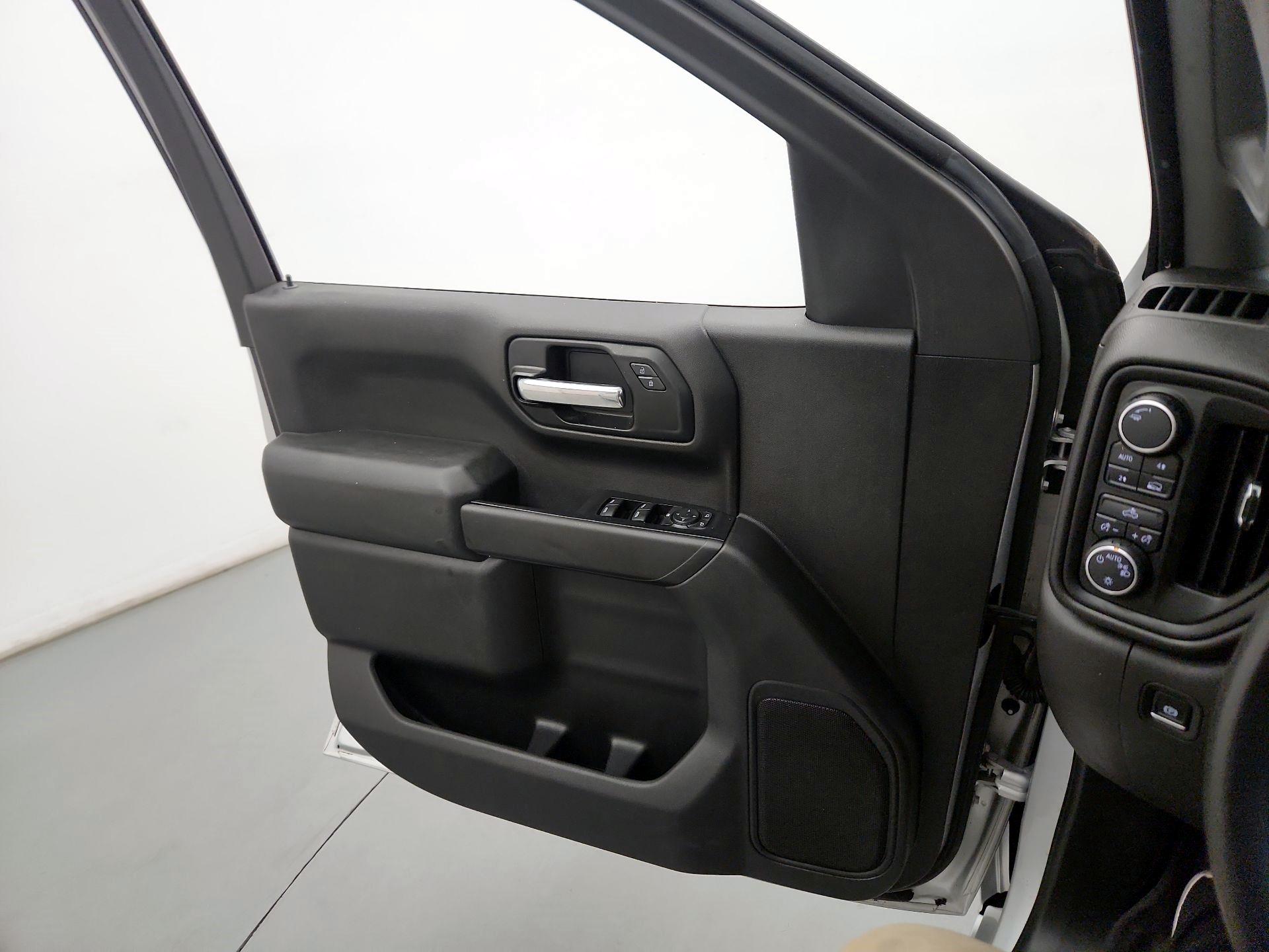 Thumbnail: 2020 Chevrolet Silverado 1500 - 10