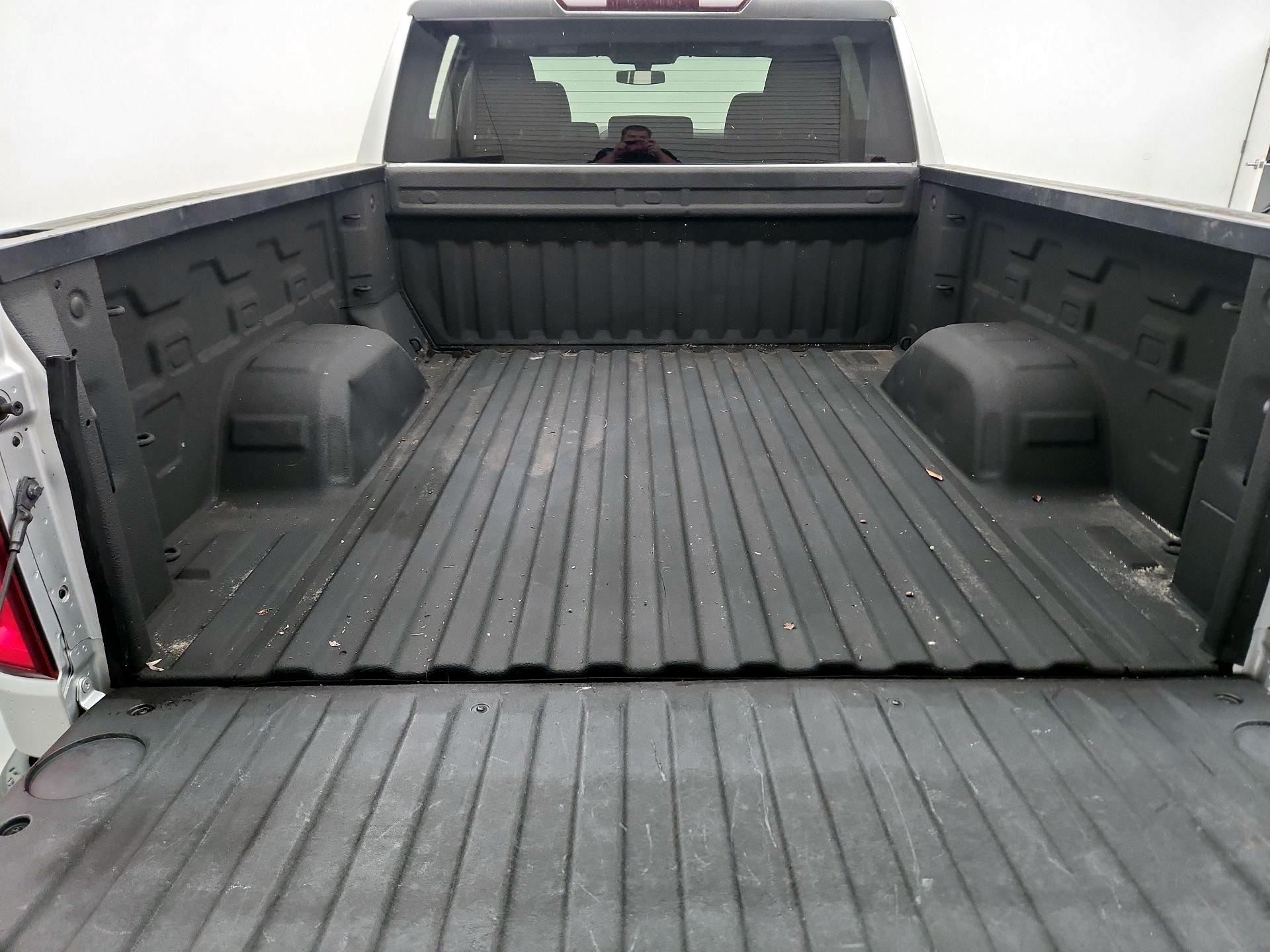 Thumbnail: 2020 Chevrolet Silverado 1500 - 18