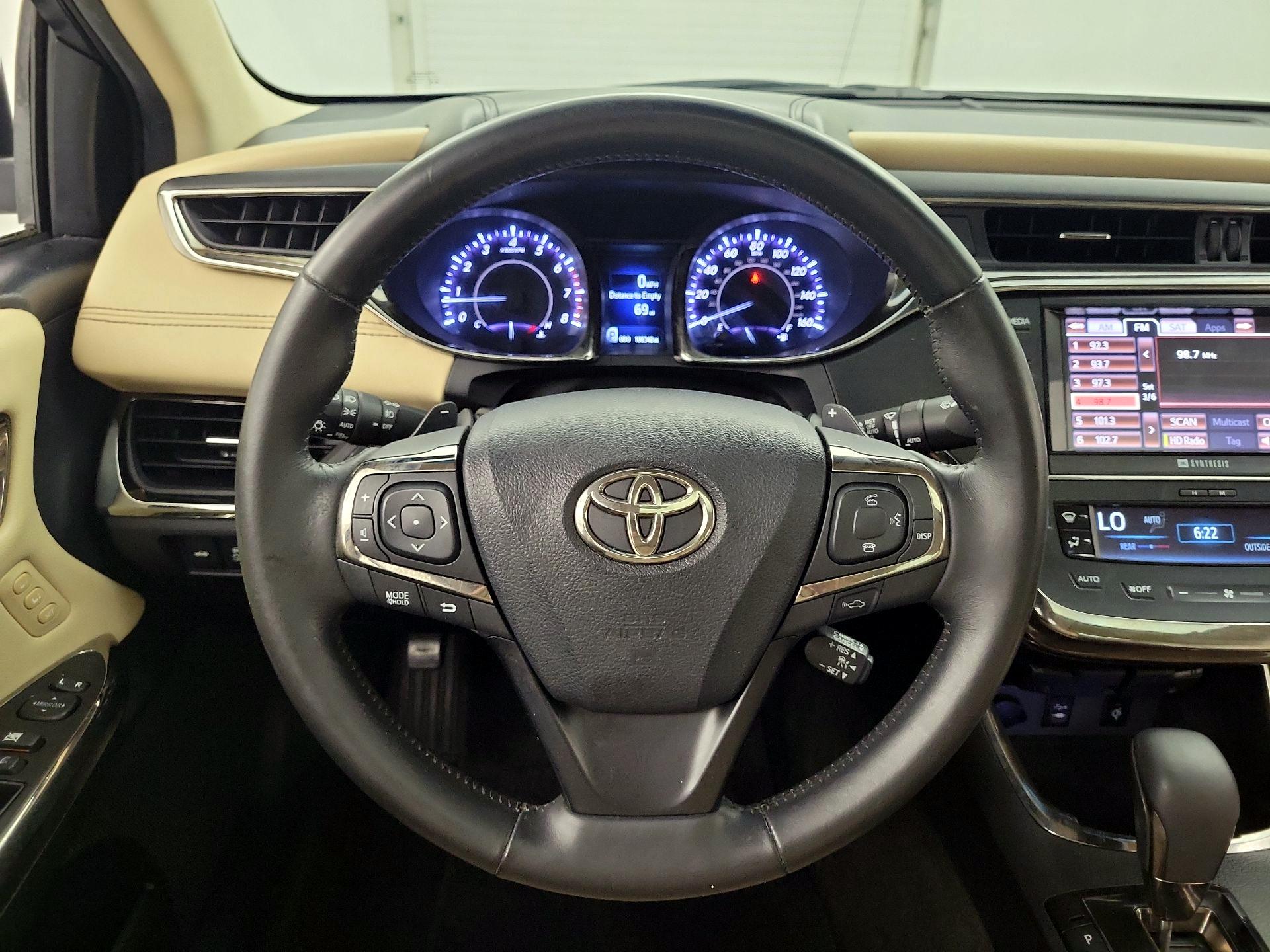 Thumbnail: 2013 Toyota Avalon - 10