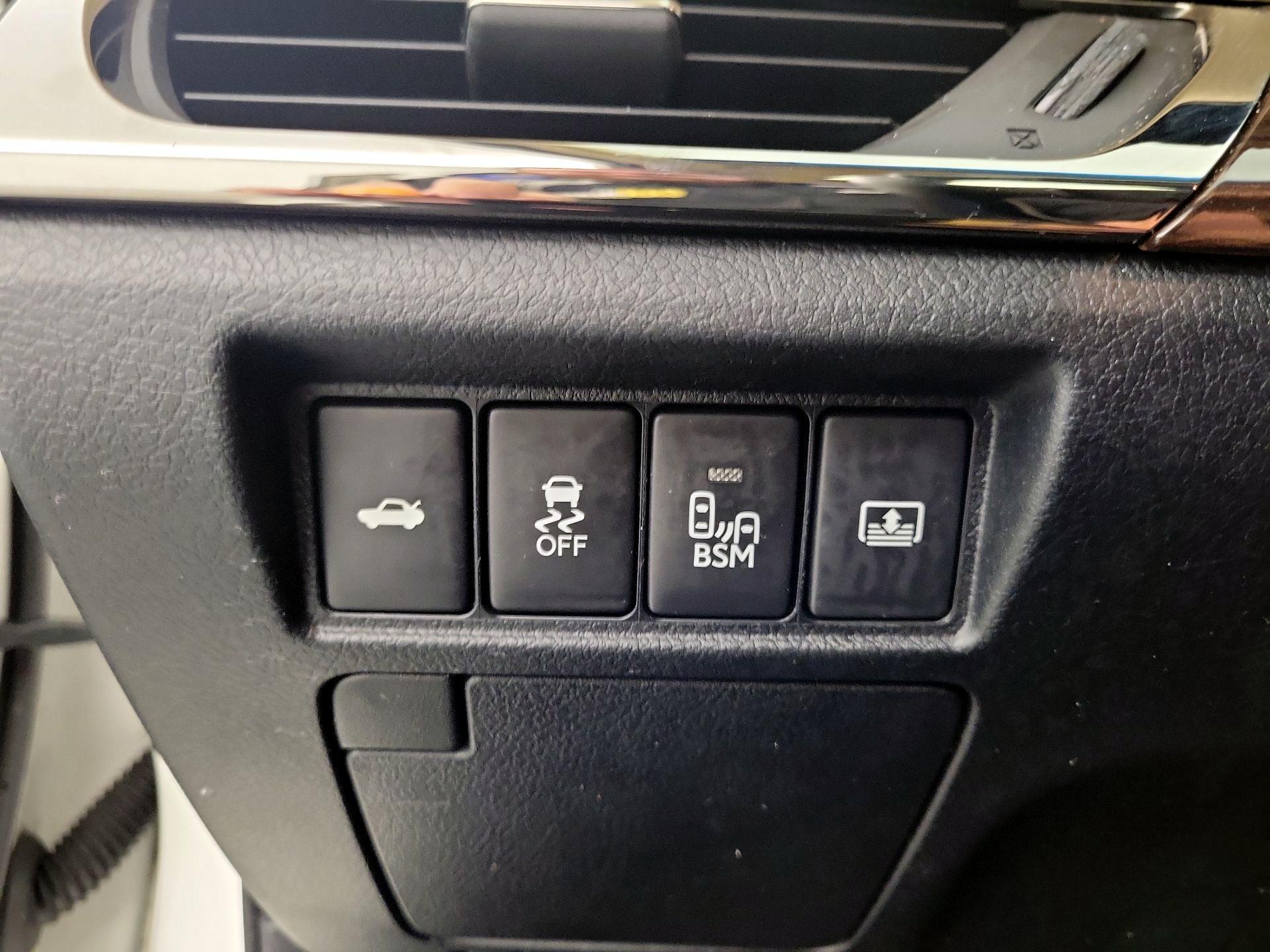 Thumbnail: 2013 Toyota Avalon - 13