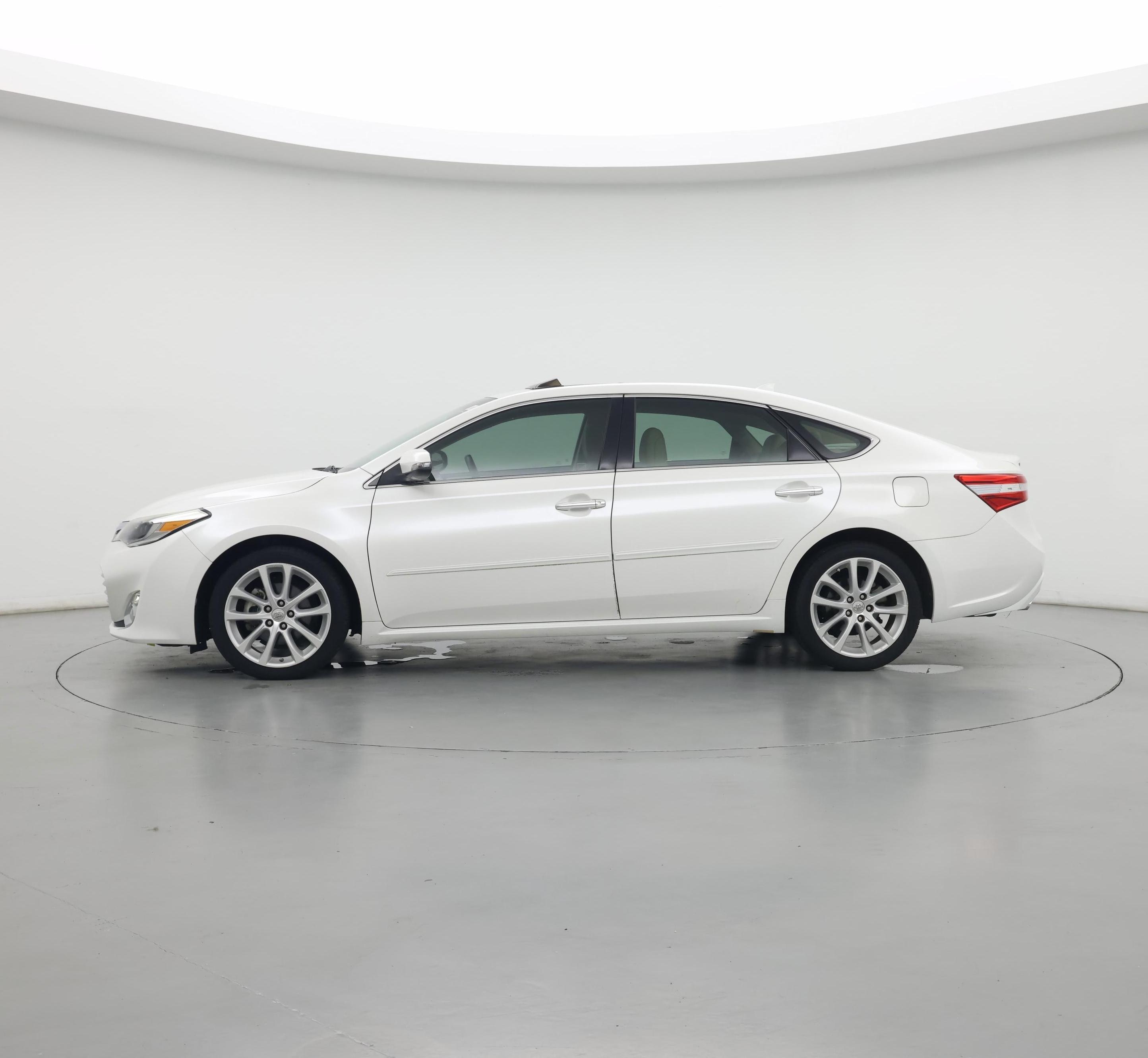 Thumbnail: 2013 Toyota Avalon - 3