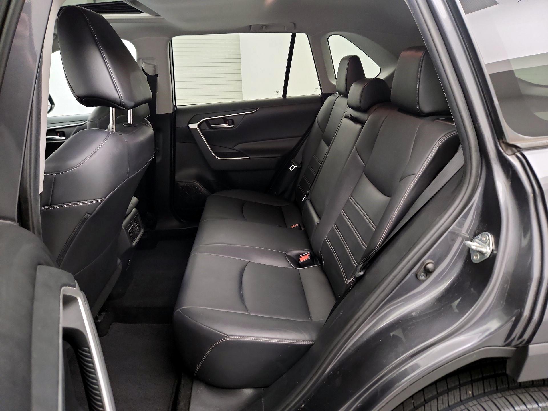 Thumbnail: 2019 Toyota RAV4 - 19