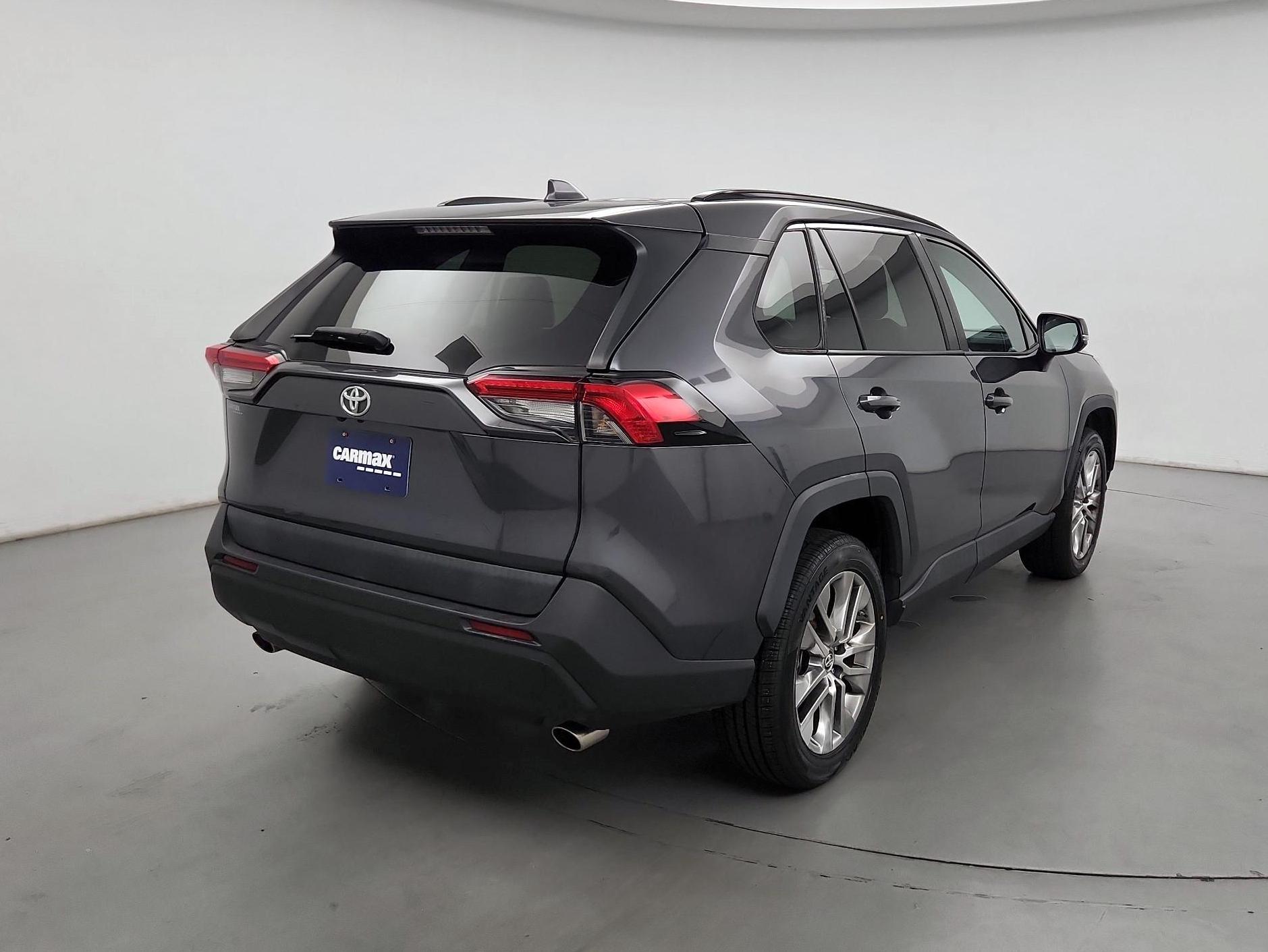 Thumbnail: 2019 Toyota RAV4 - 5