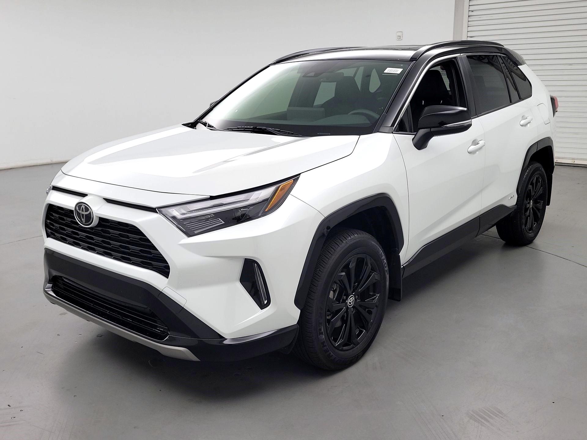 Thumbnail: 2025 Toyota RAV4 - 3