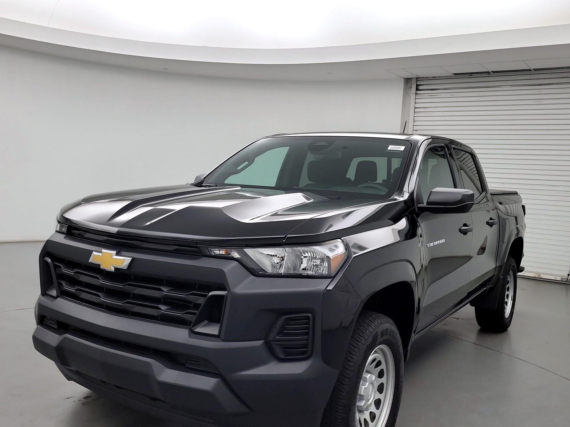 Thumbnail: 2023 Chevrolet Colorado - 3