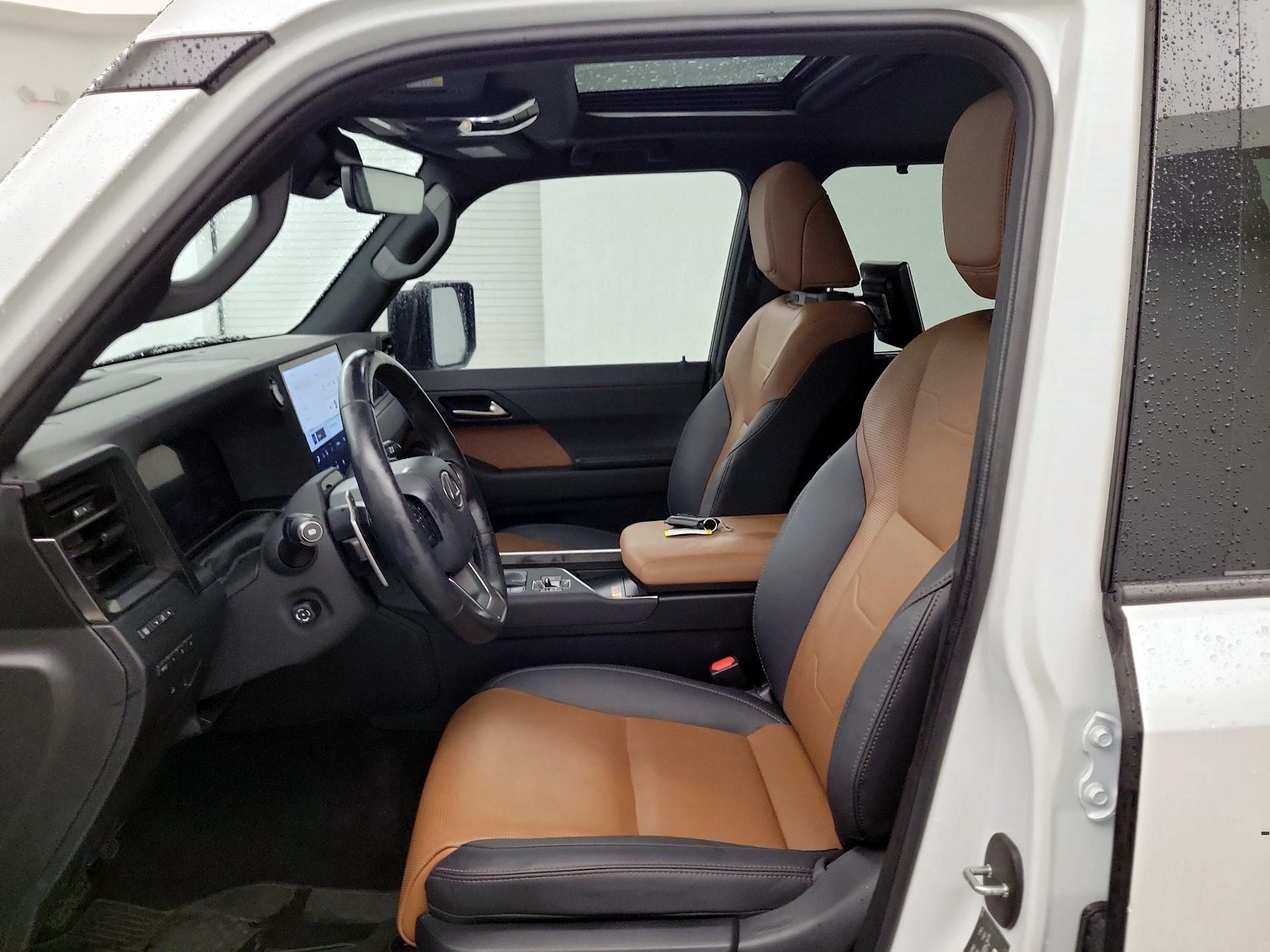 Thumbnail: 2024 Lexus GX - 9