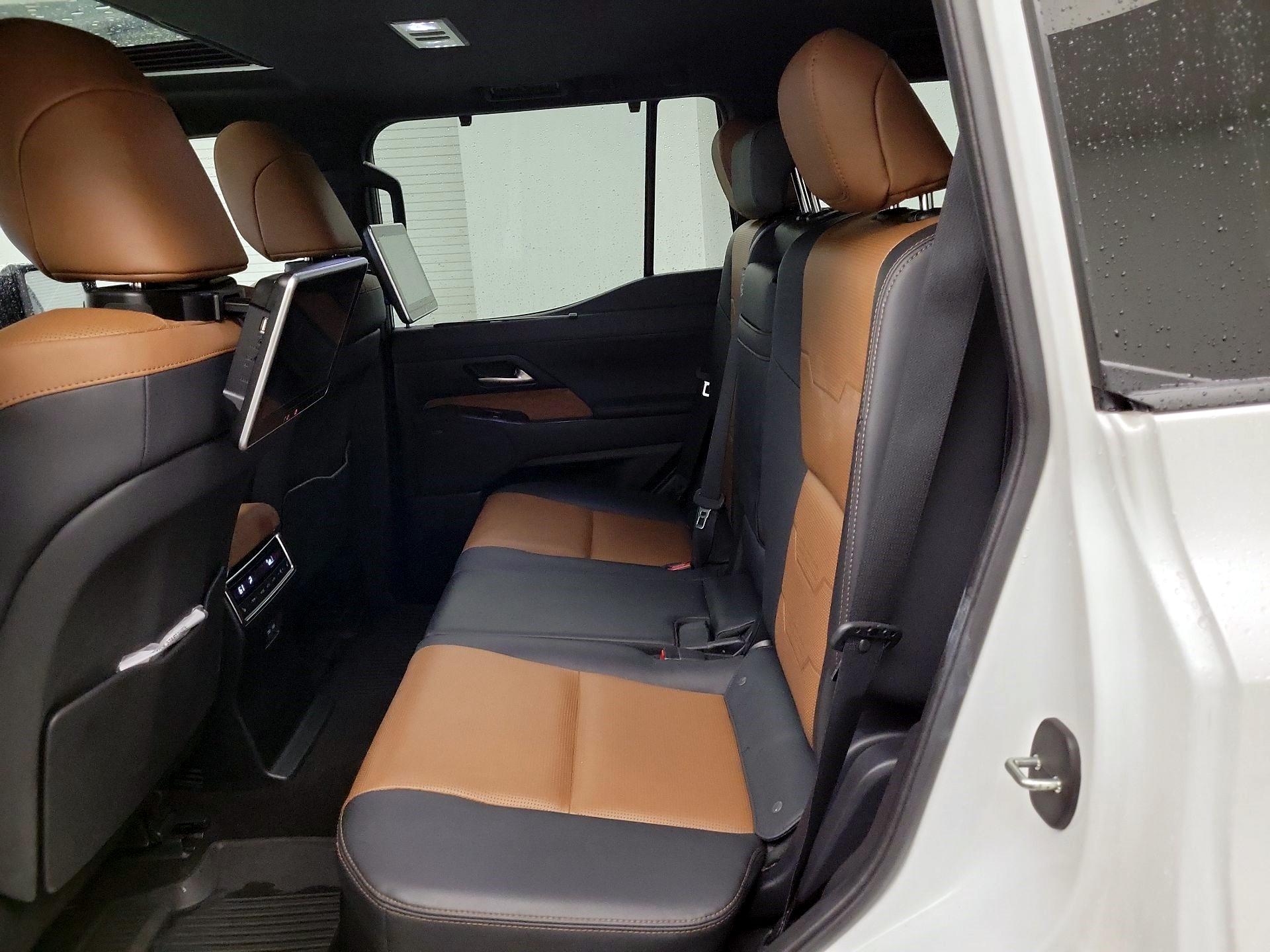 Thumbnail: 2024 Lexus GX - 18