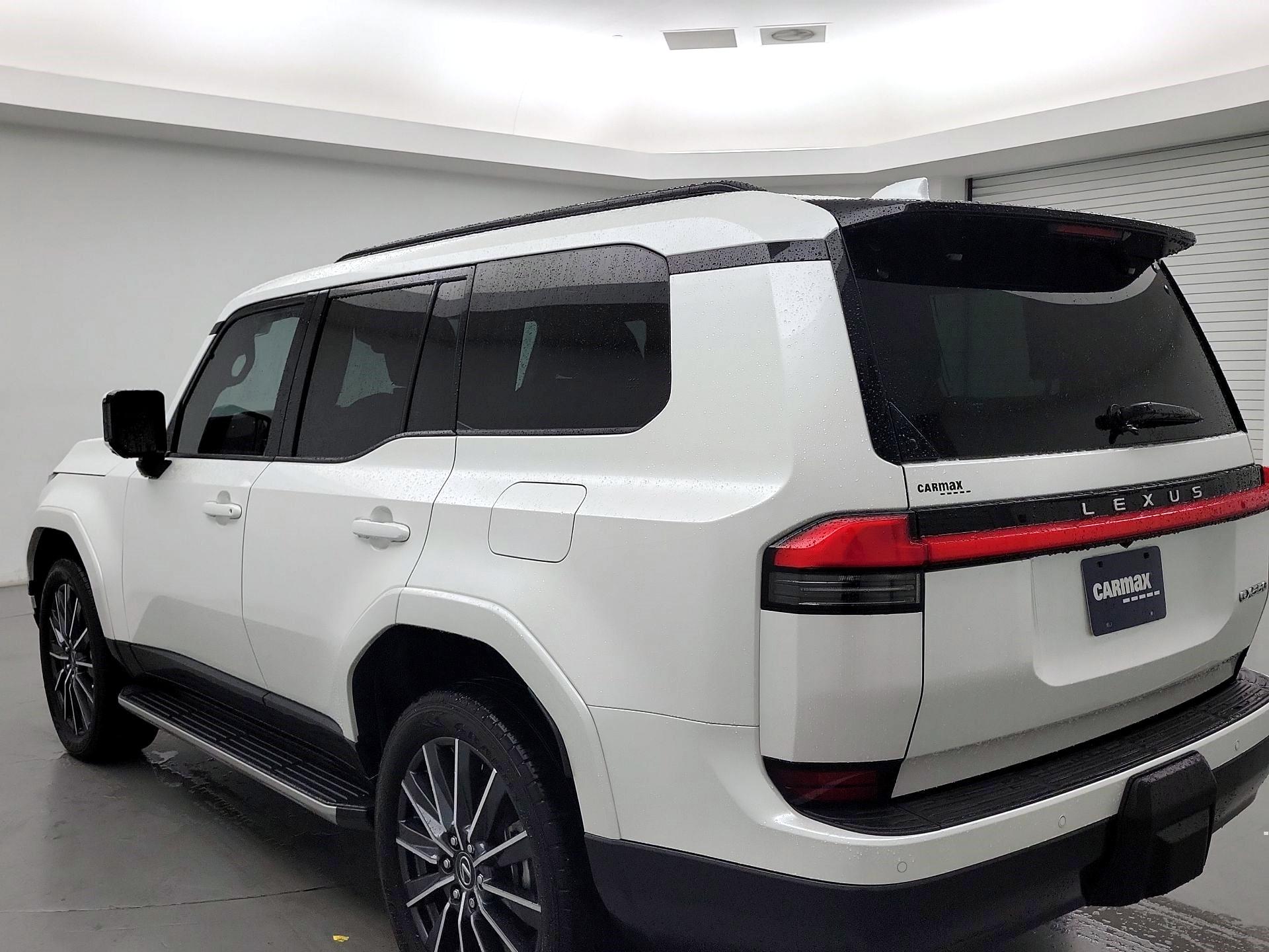 Thumbnail: 2024 Lexus GX - 7