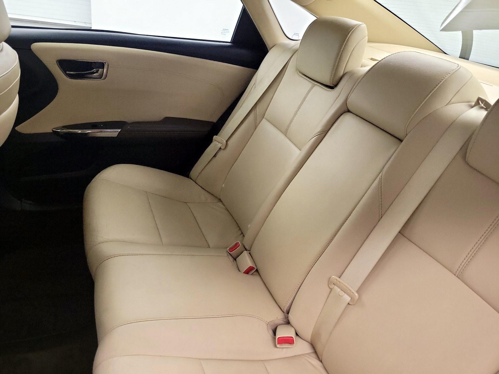 Thumbnail: 2013 Toyota Avalon - 18