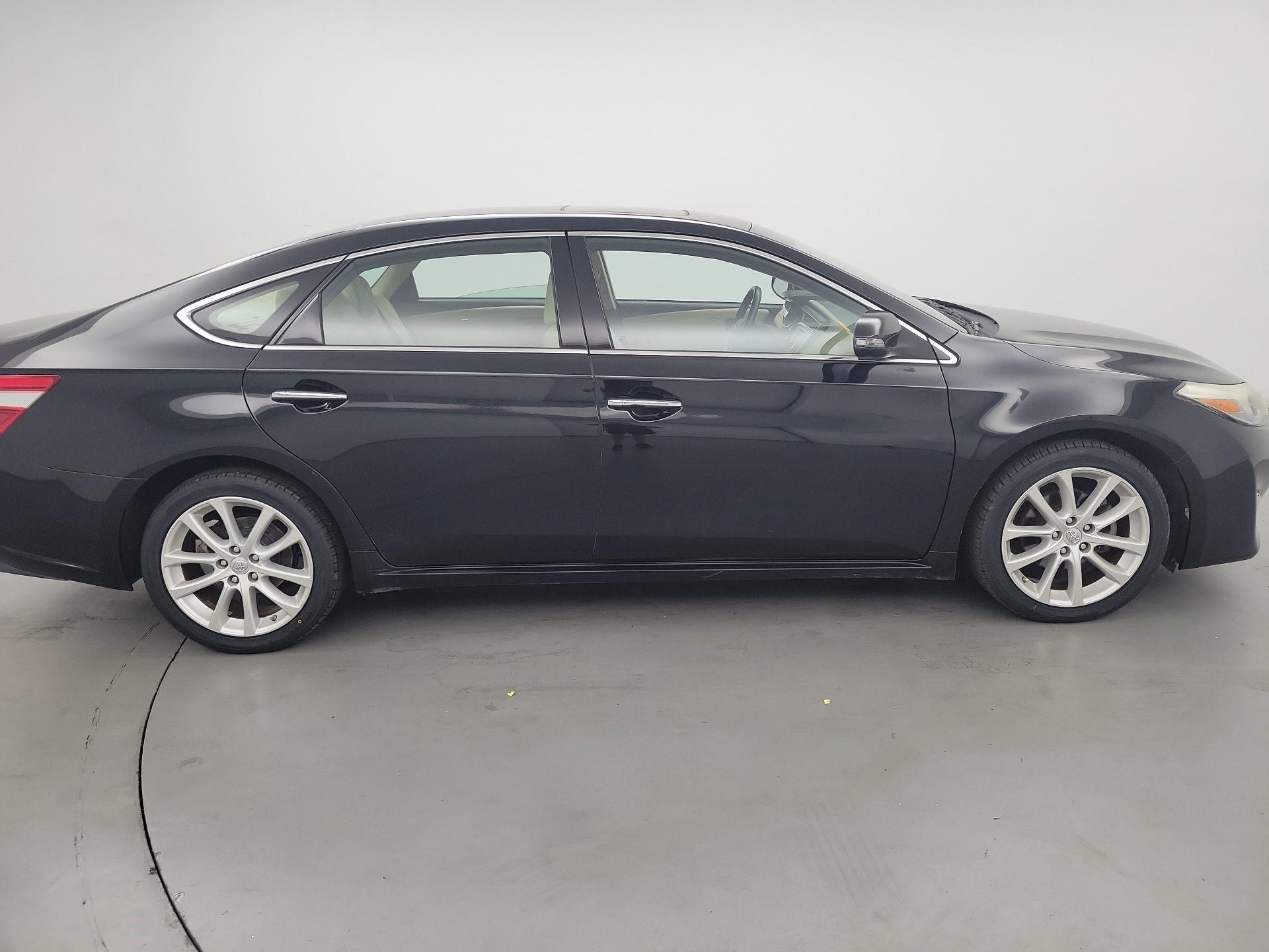 Thumbnail: 2013 Toyota Avalon - 4