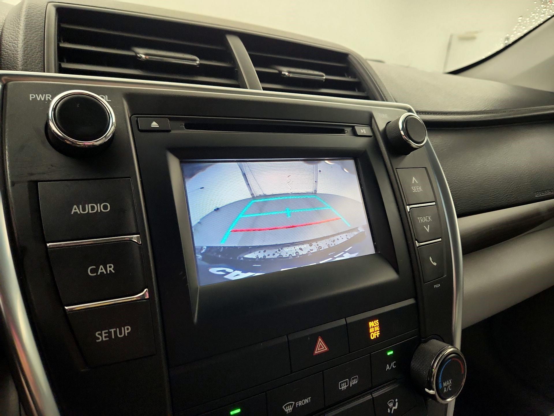 Thumbnail: 2016 Toyota Camry - 12