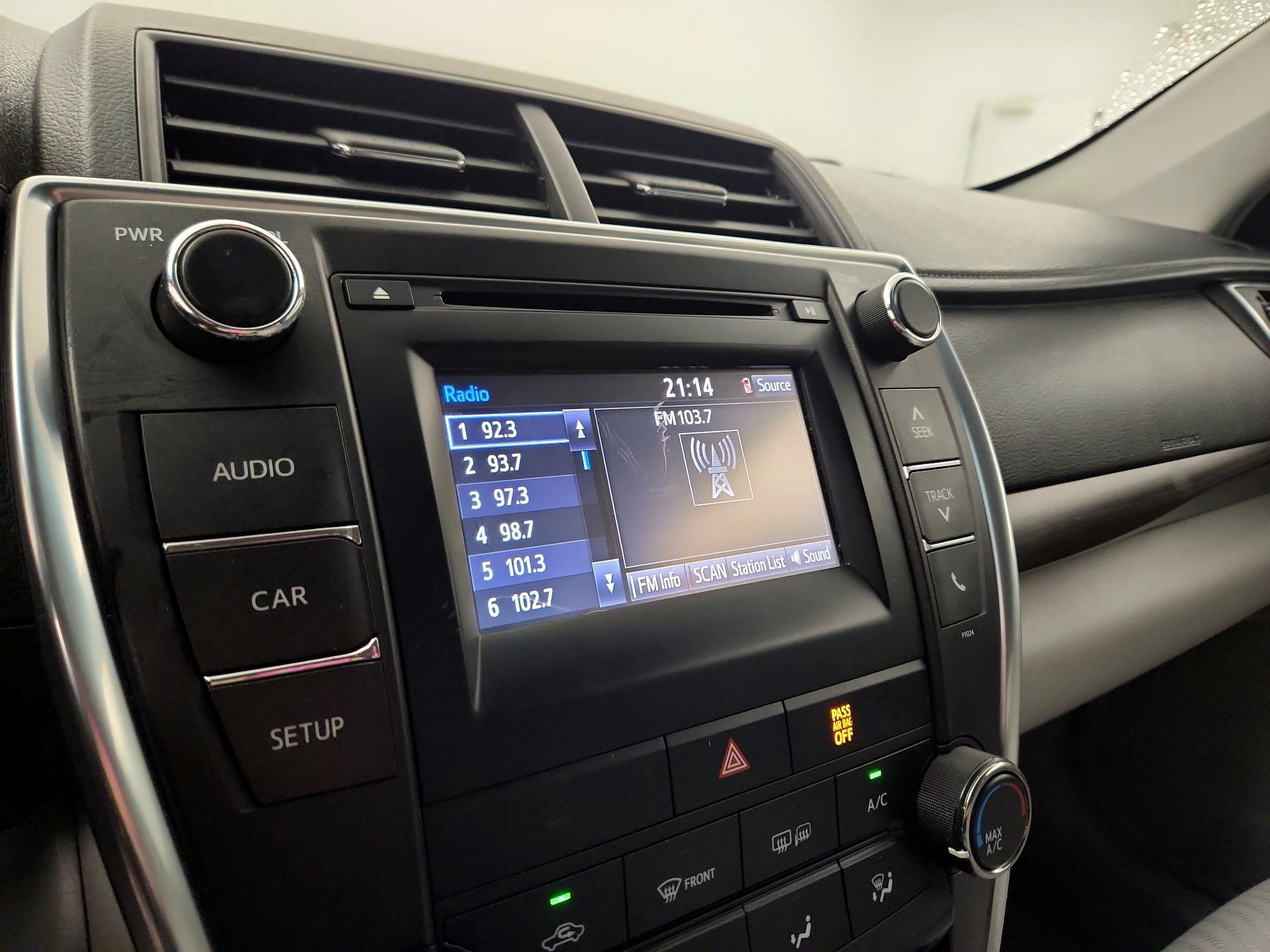 Thumbnail: 2016 Toyota Camry - 13