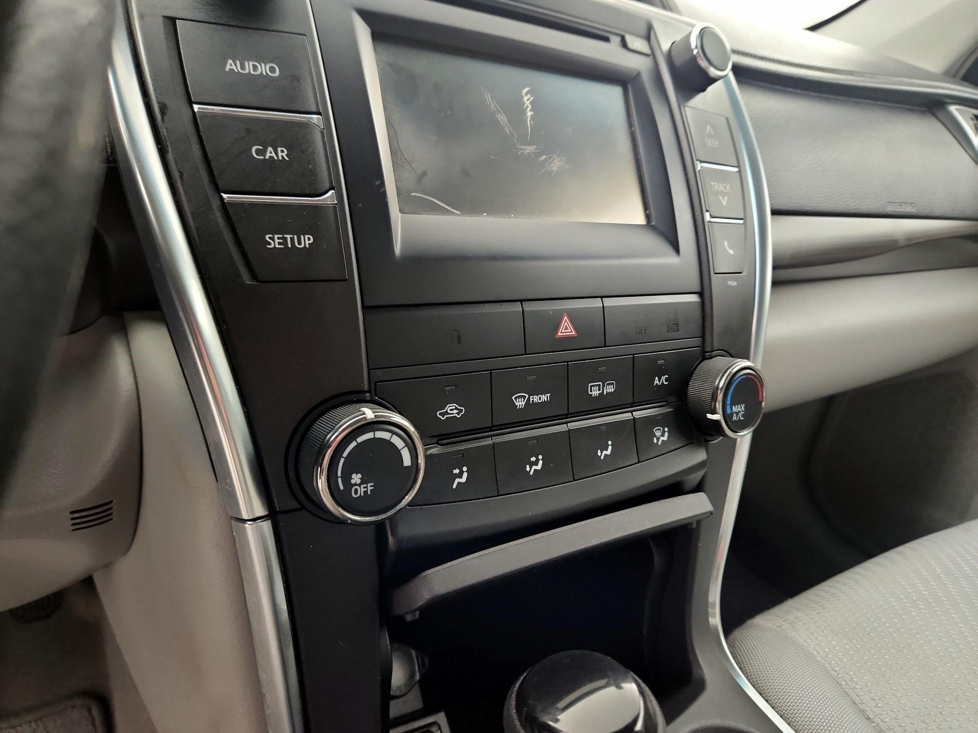 Thumbnail: 2016 Toyota Camry - 14