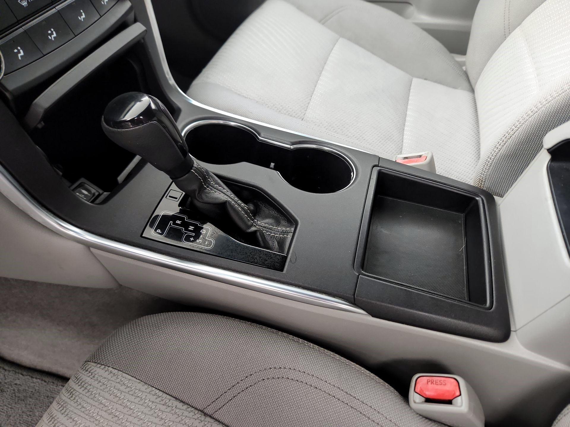 Thumbnail: 2016 Toyota Camry - 15