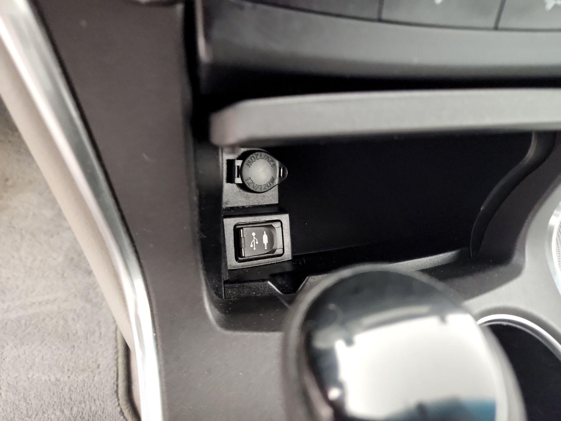 Thumbnail: 2016 Toyota Camry - 16