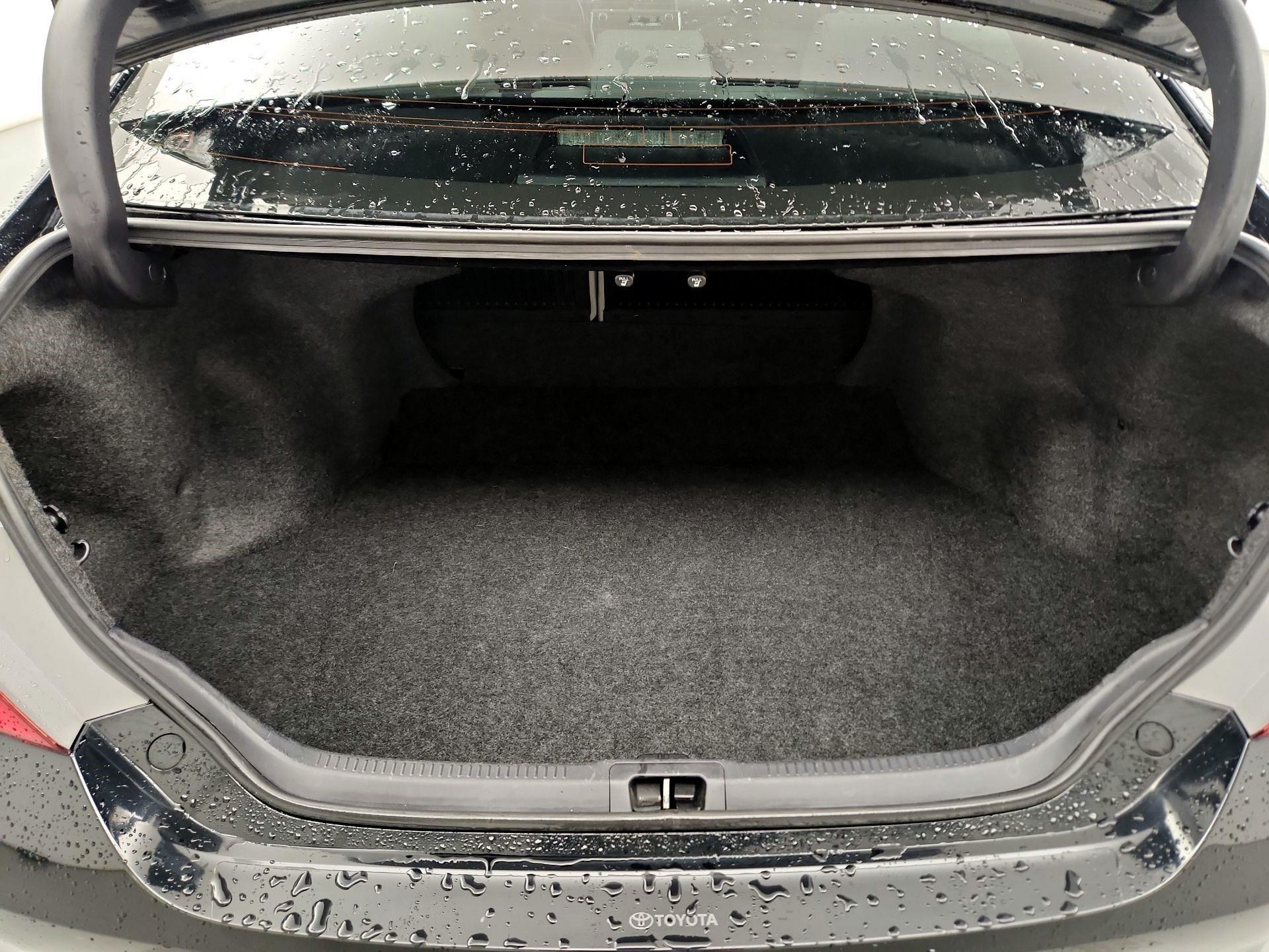 Thumbnail: 2016 Toyota Camry - 18