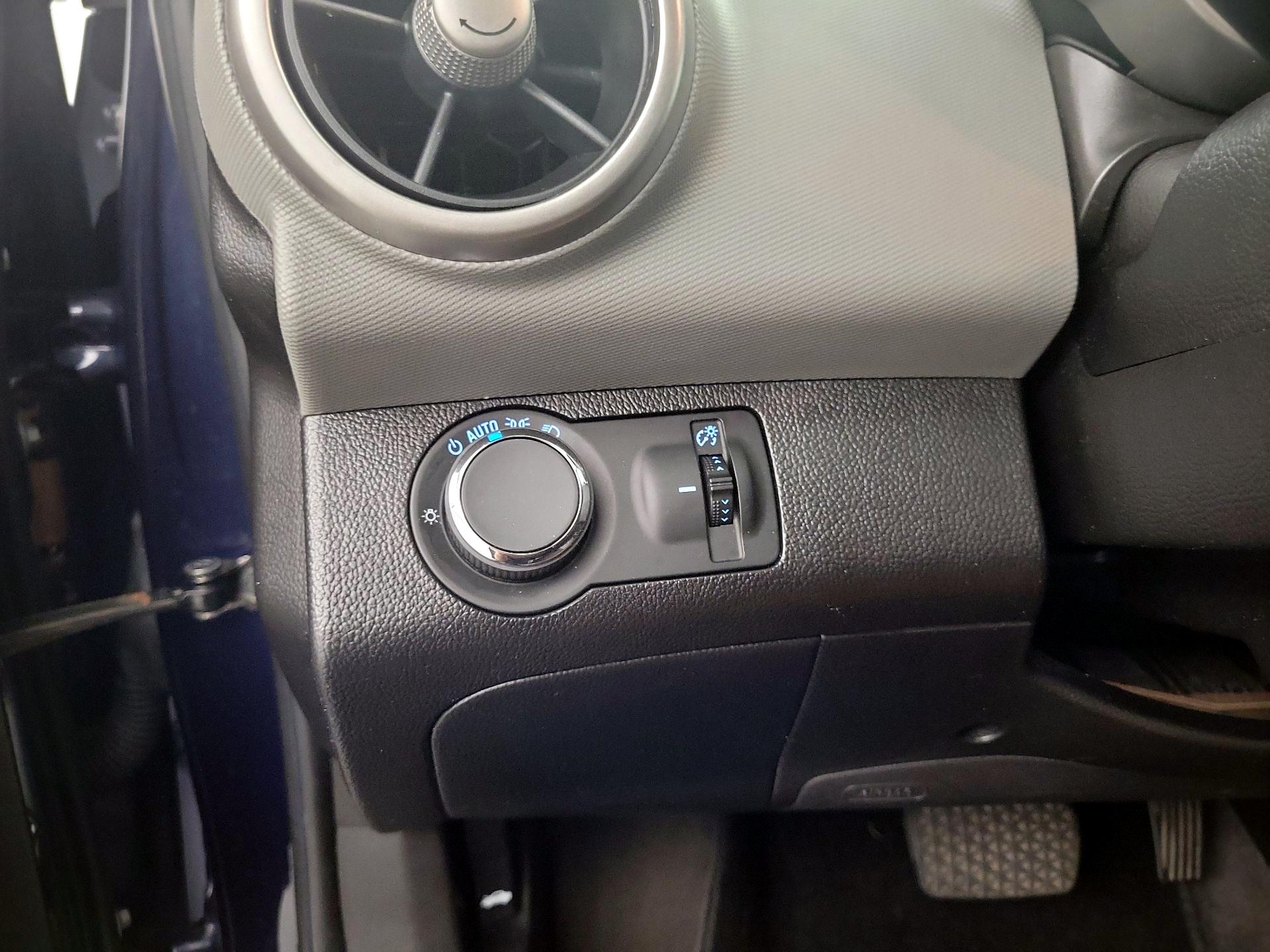 Thumbnail: 2016 Chevrolet Sonic - 13