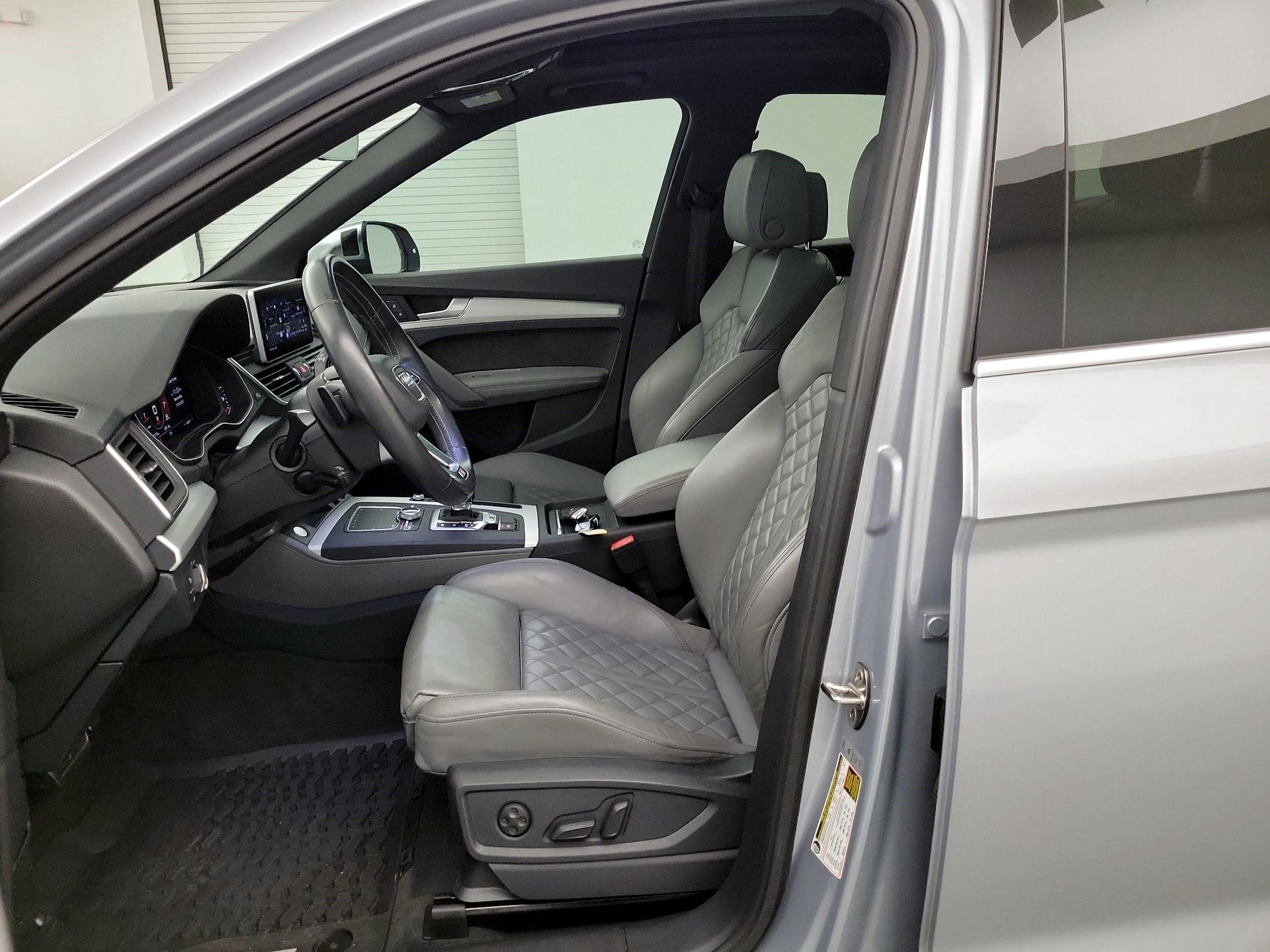Thumbnail: 2019 Audi SQ5 - 9