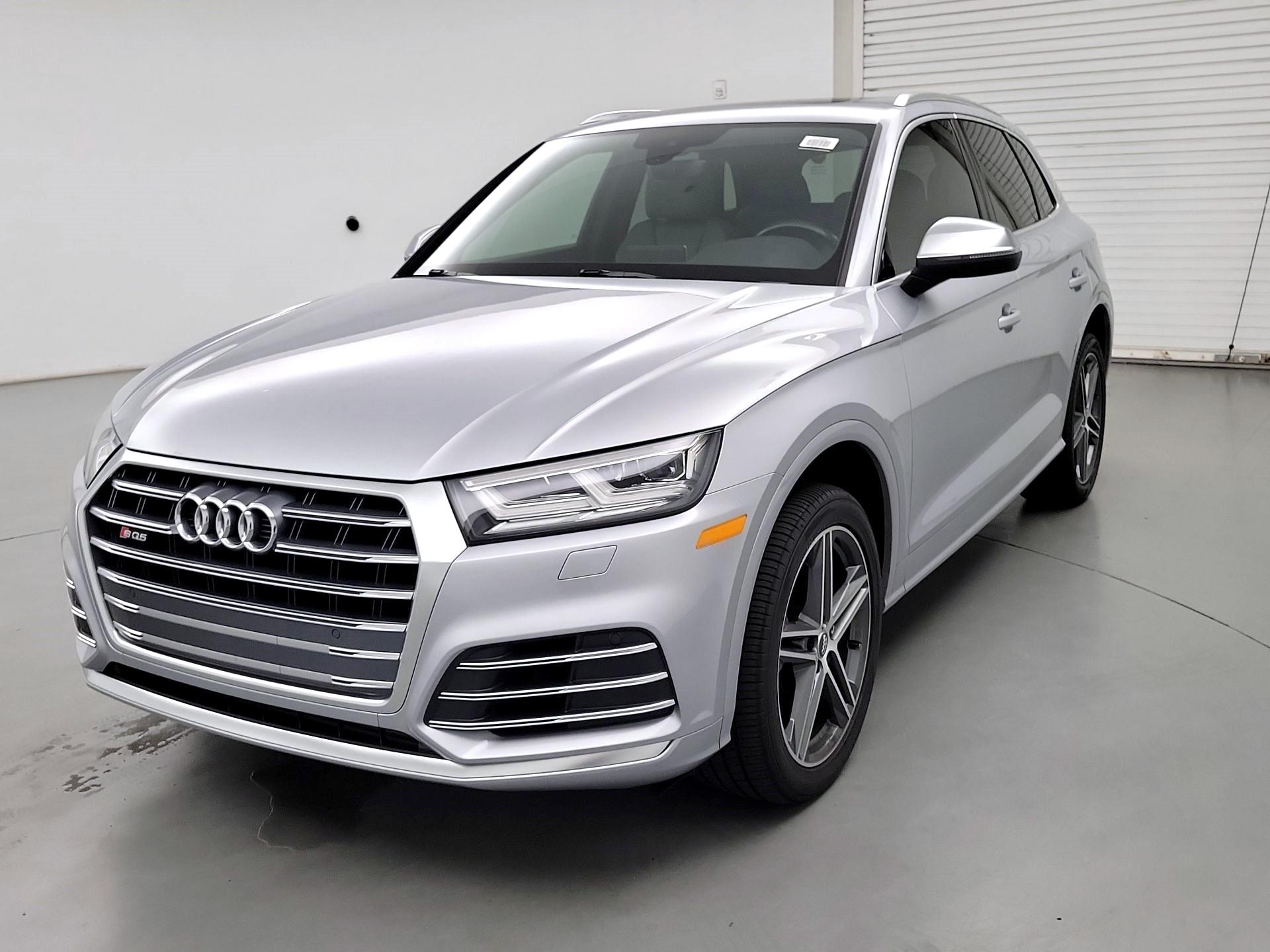 Thumbnail: 2019 Audi SQ5 - 3
