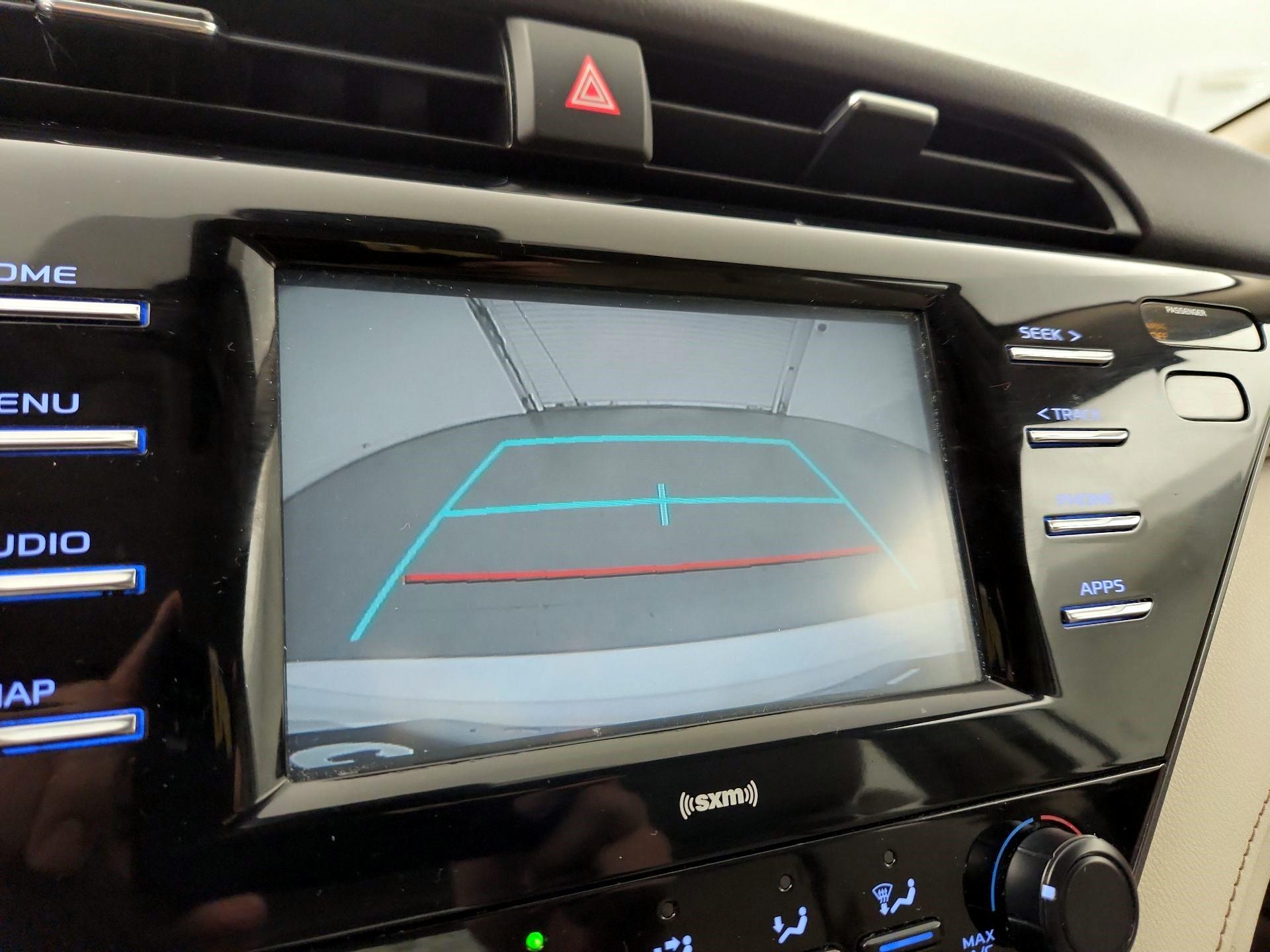 Thumbnail: 2020 Toyota Camry - 12