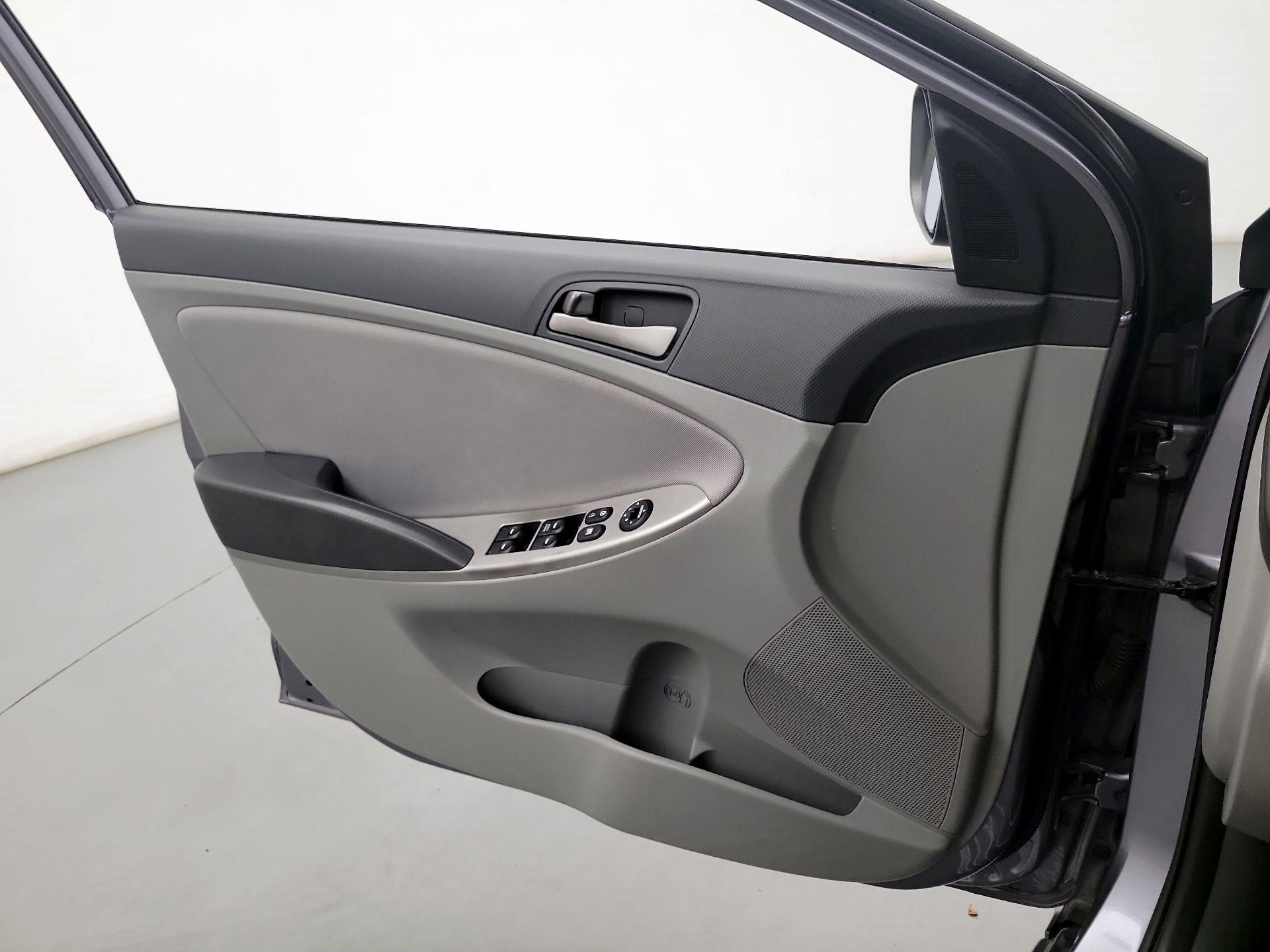 Thumbnail: 2016 Hyundai Accent - 10