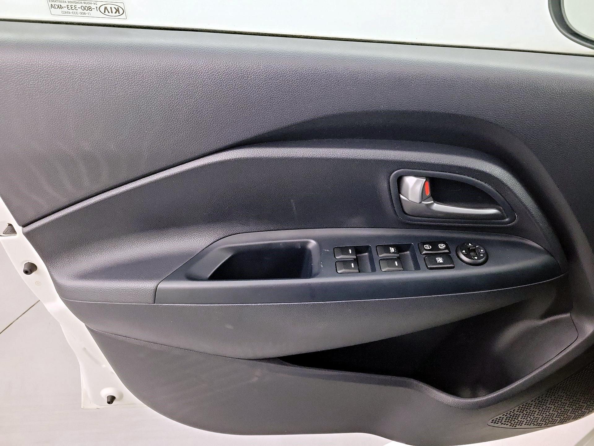 Thumbnail: 2015 Kia Rio - 10