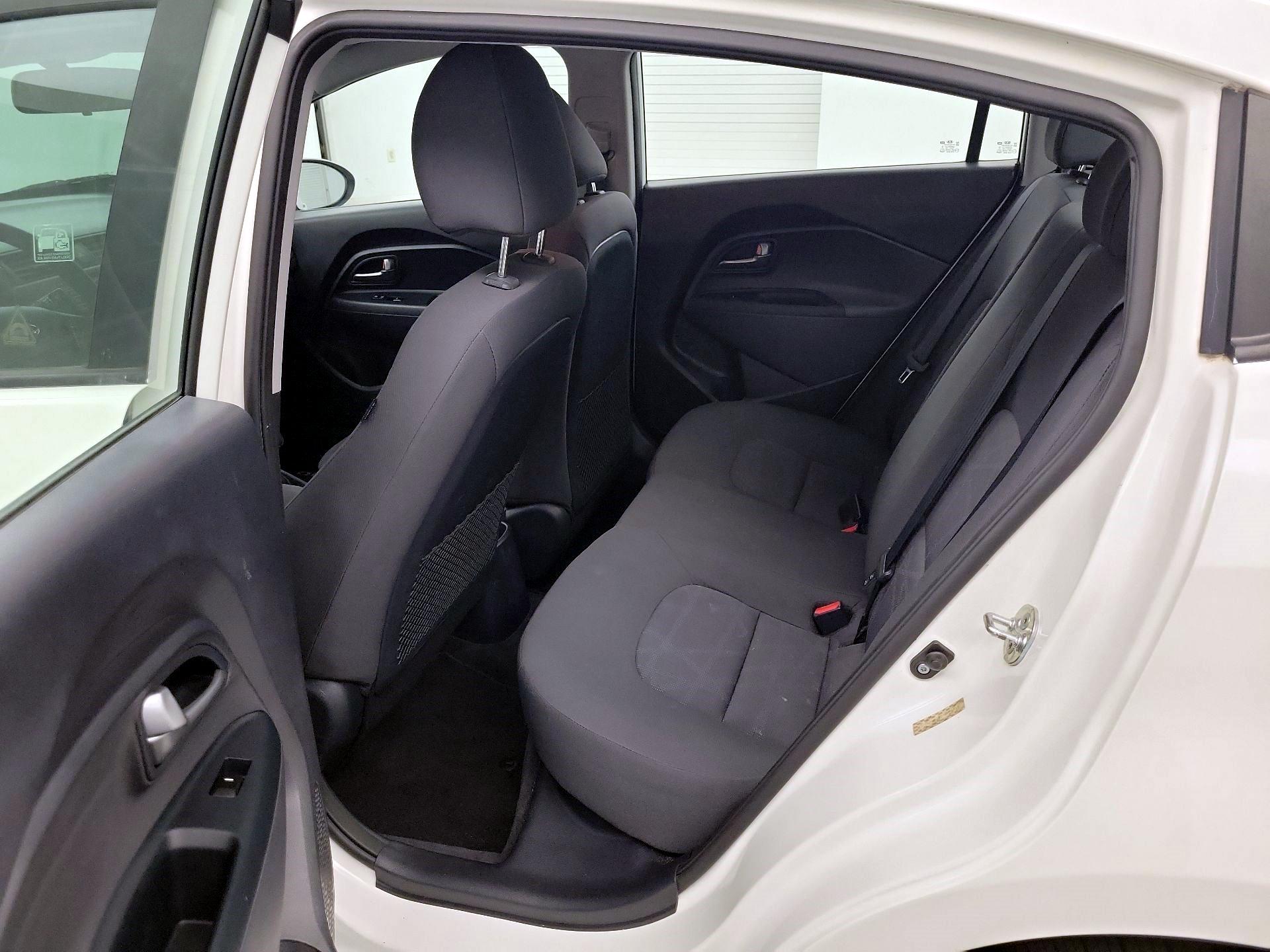 Thumbnail: 2015 Kia Rio - 16