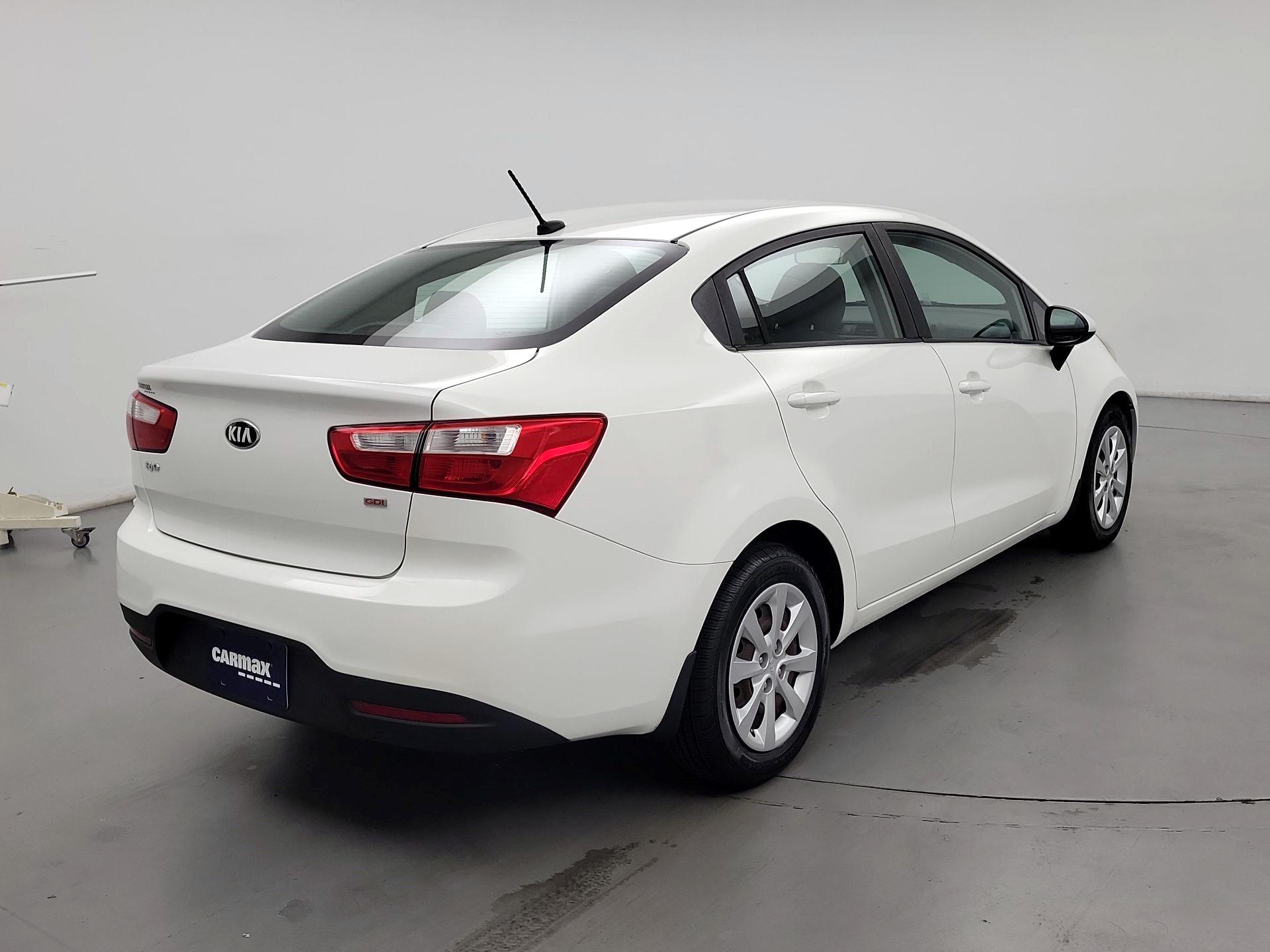 Thumbnail: 2015 Kia Rio - 5