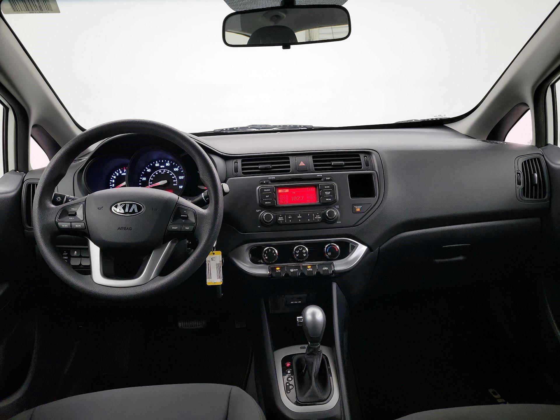 Thumbnail: 2015 Kia Rio - 8