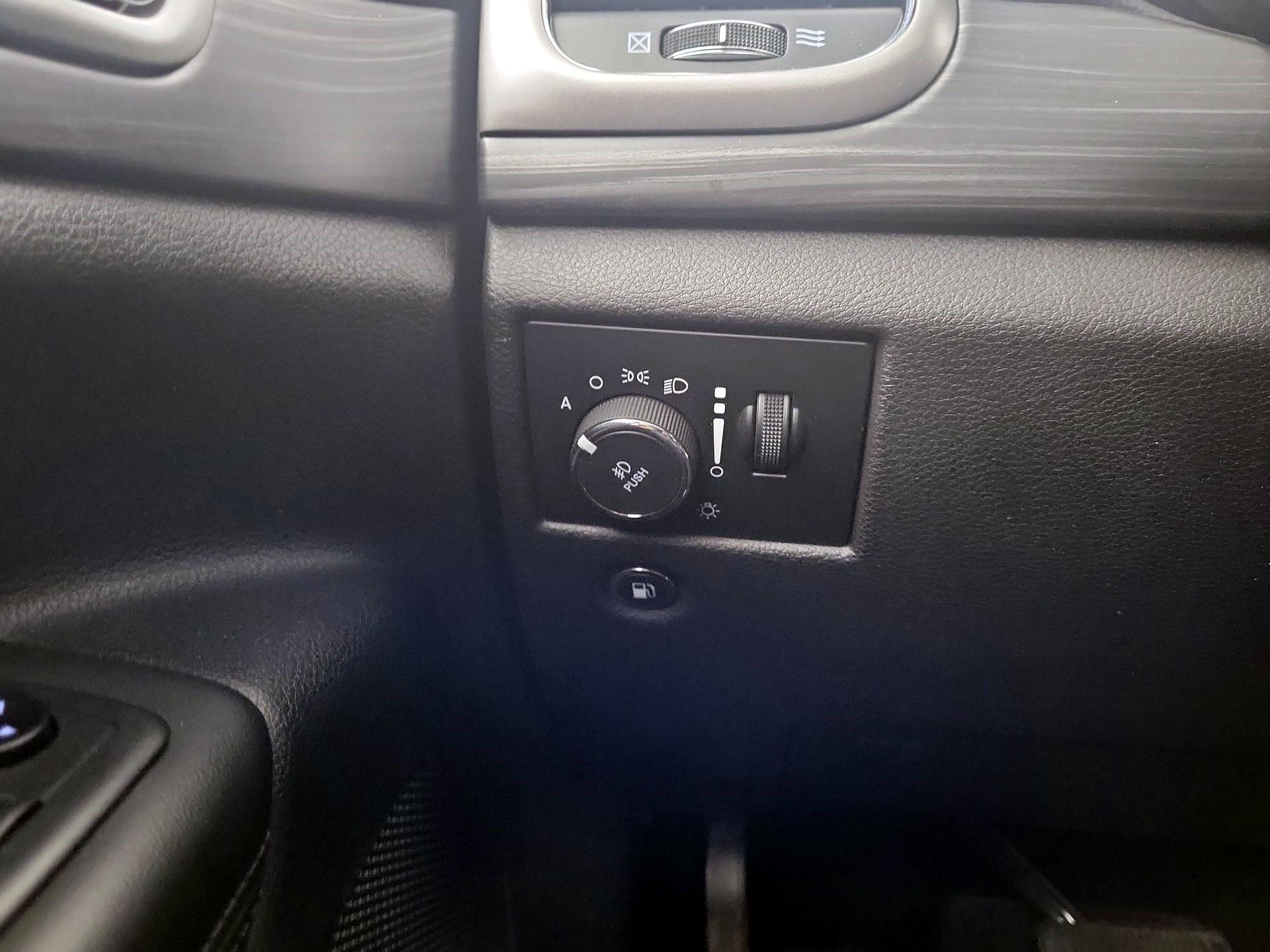 Thumbnail: 2019 Jeep Grand Cherokee - 11
