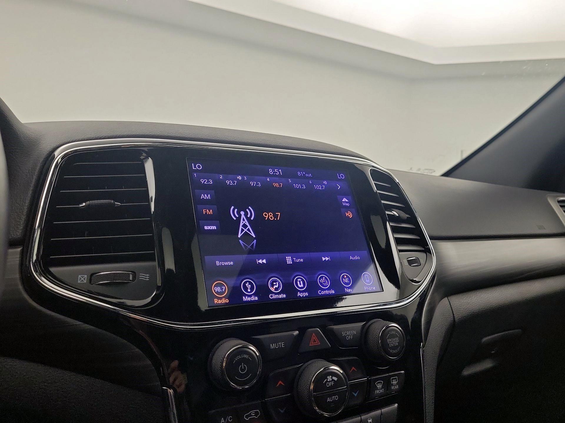Thumbnail: 2019 Jeep Grand Cherokee - 14