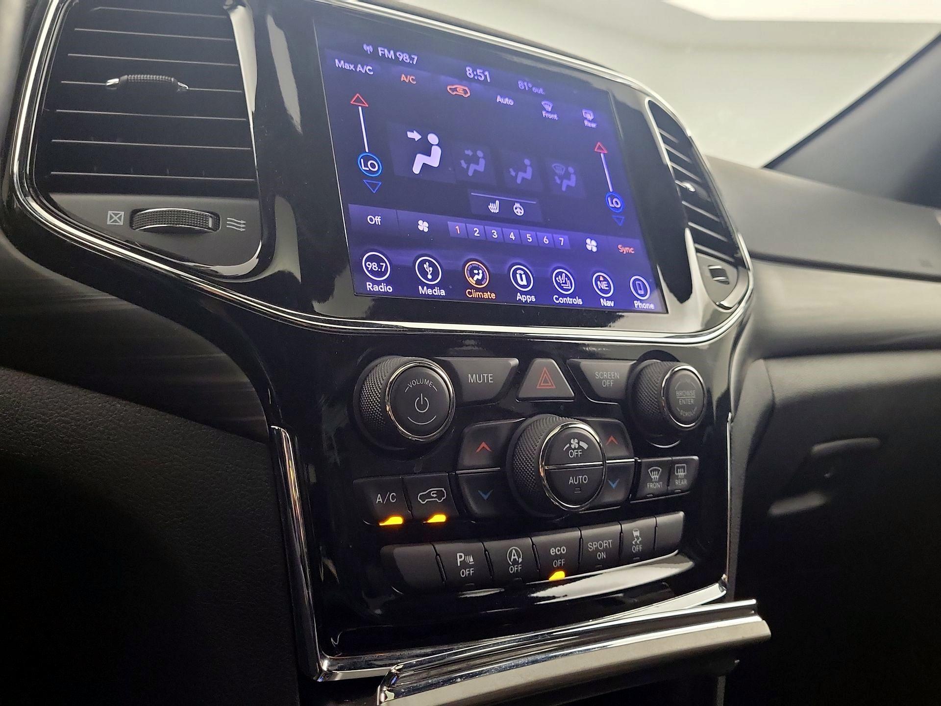 Thumbnail: 2019 Jeep Grand Cherokee - 15