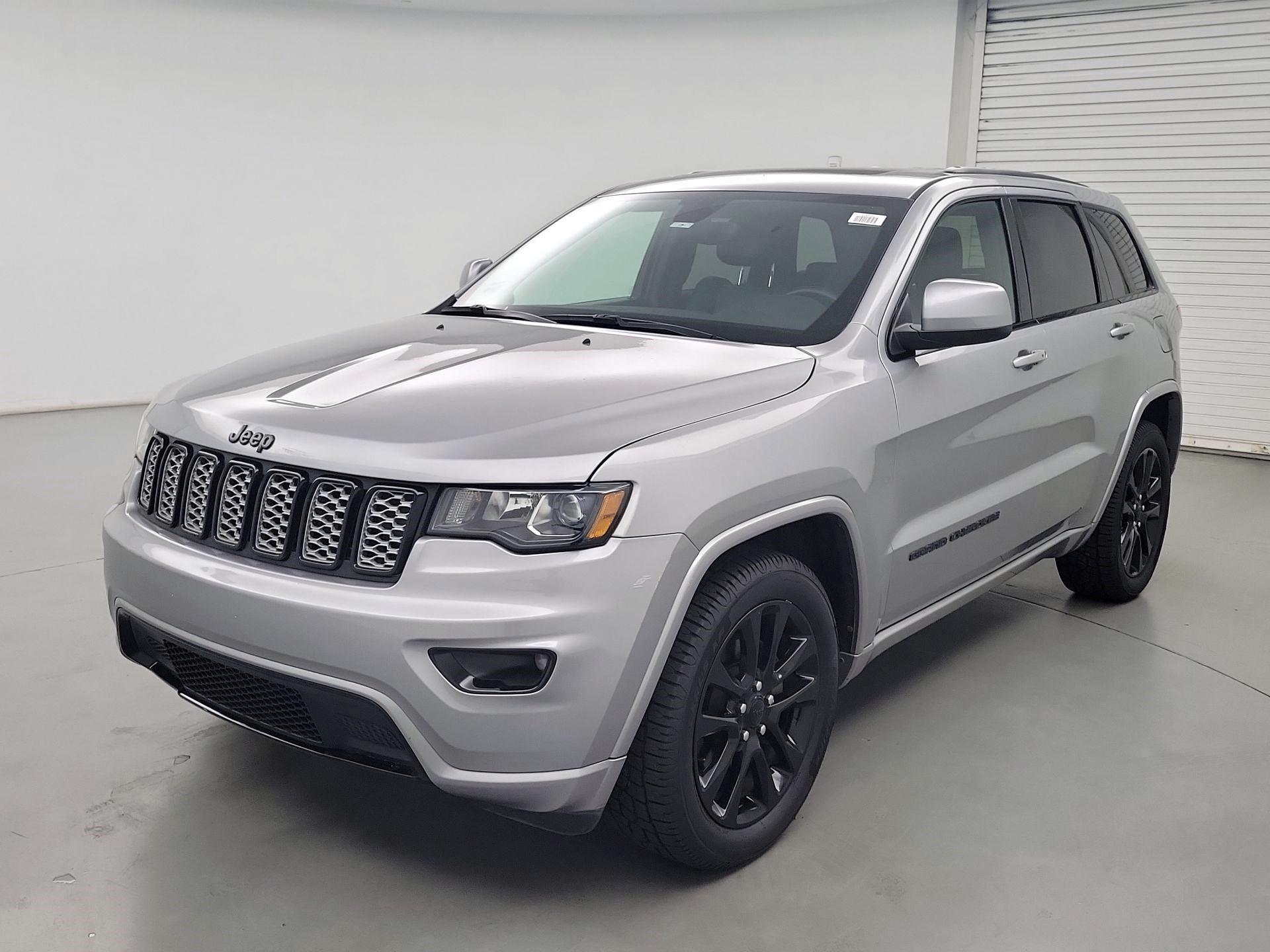 Thumbnail: 2019 Jeep Grand Cherokee - 3