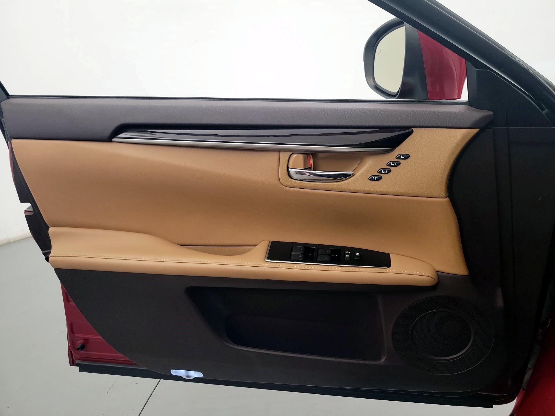 Thumbnail: 2018 Lexus ES - 10
