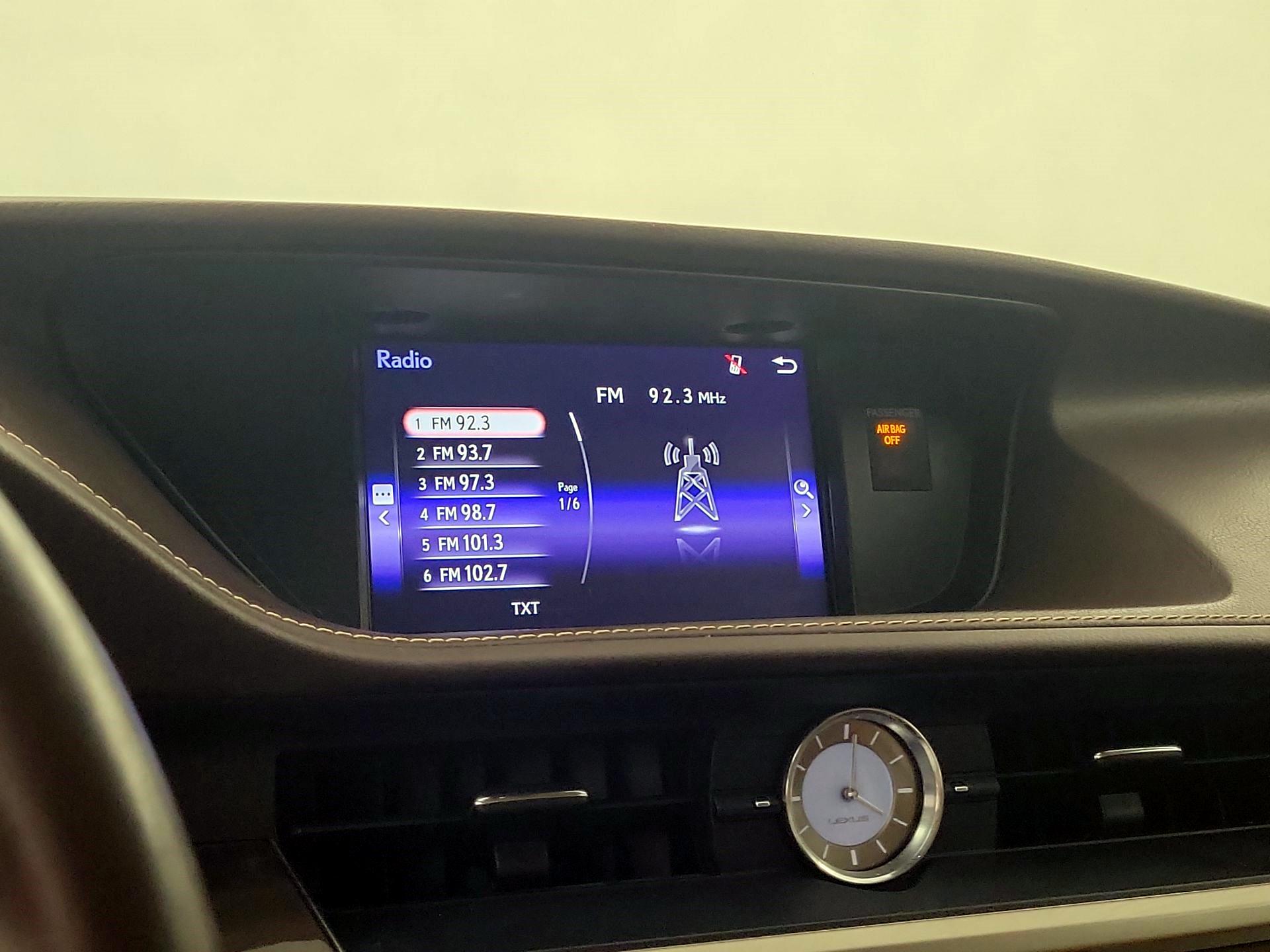 Thumbnail: 2018 Lexus ES - 13