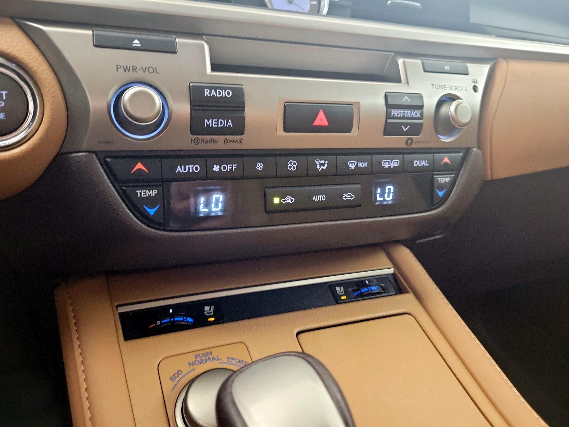 Thumbnail: 2018 Lexus ES - 14