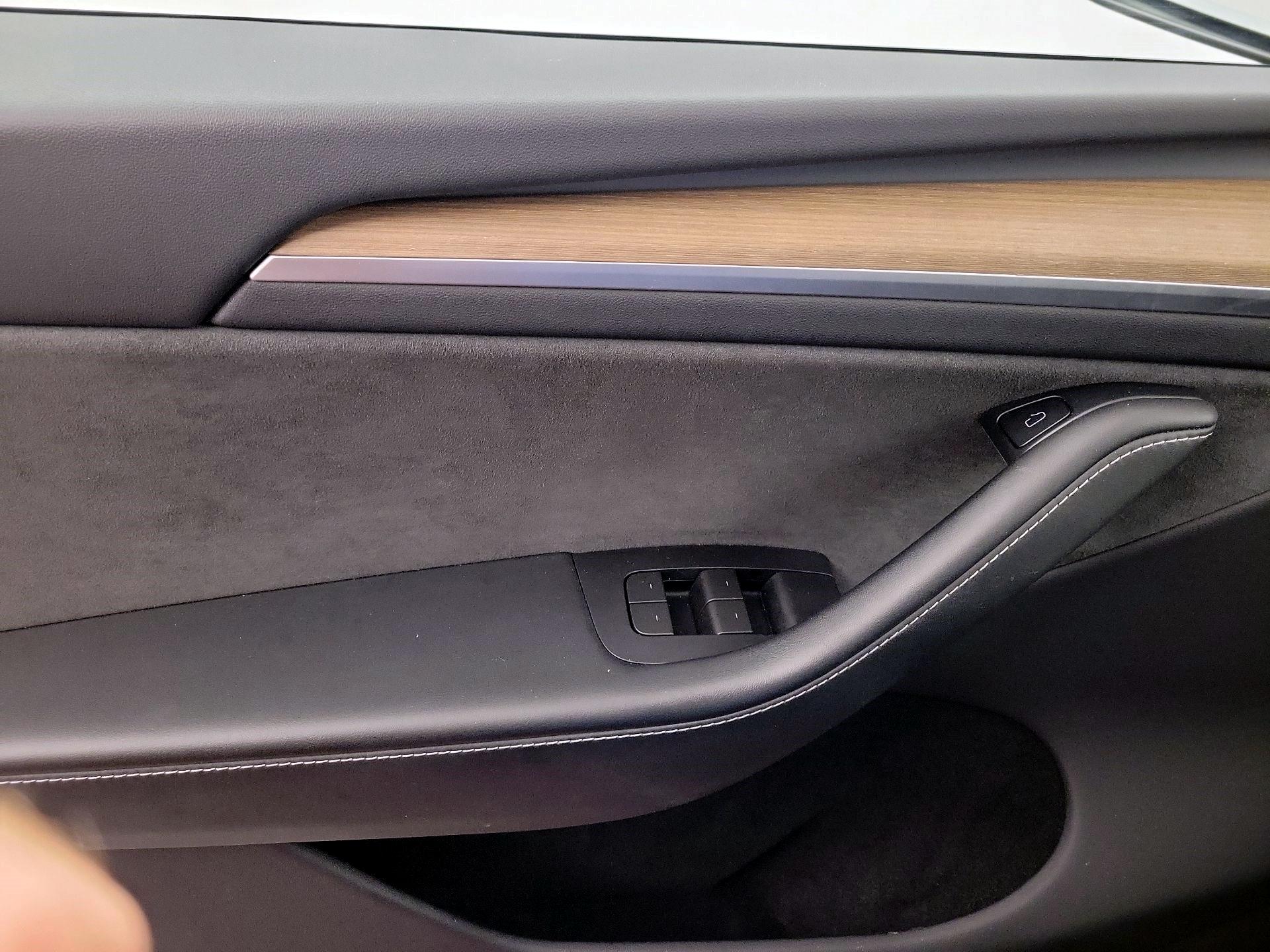 Thumbnail: 2023 Tesla Model Y - 10