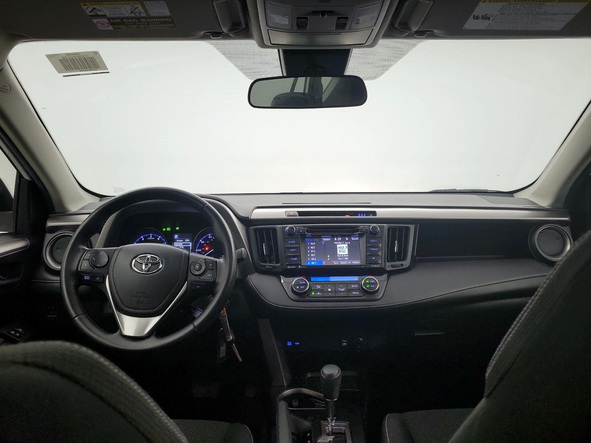 Thumbnail: 2017 Toyota RAV4 - 8