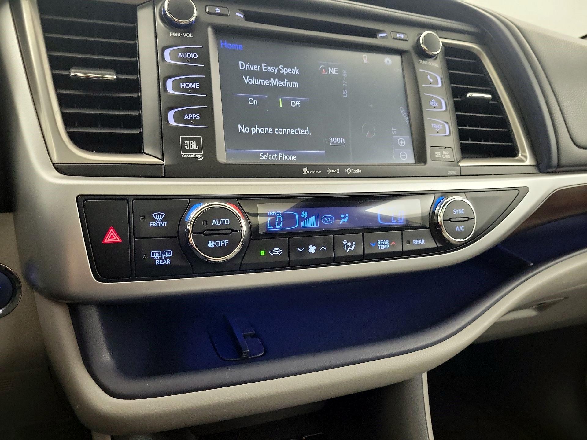Thumbnail: 2016 Toyota Highlander - 15