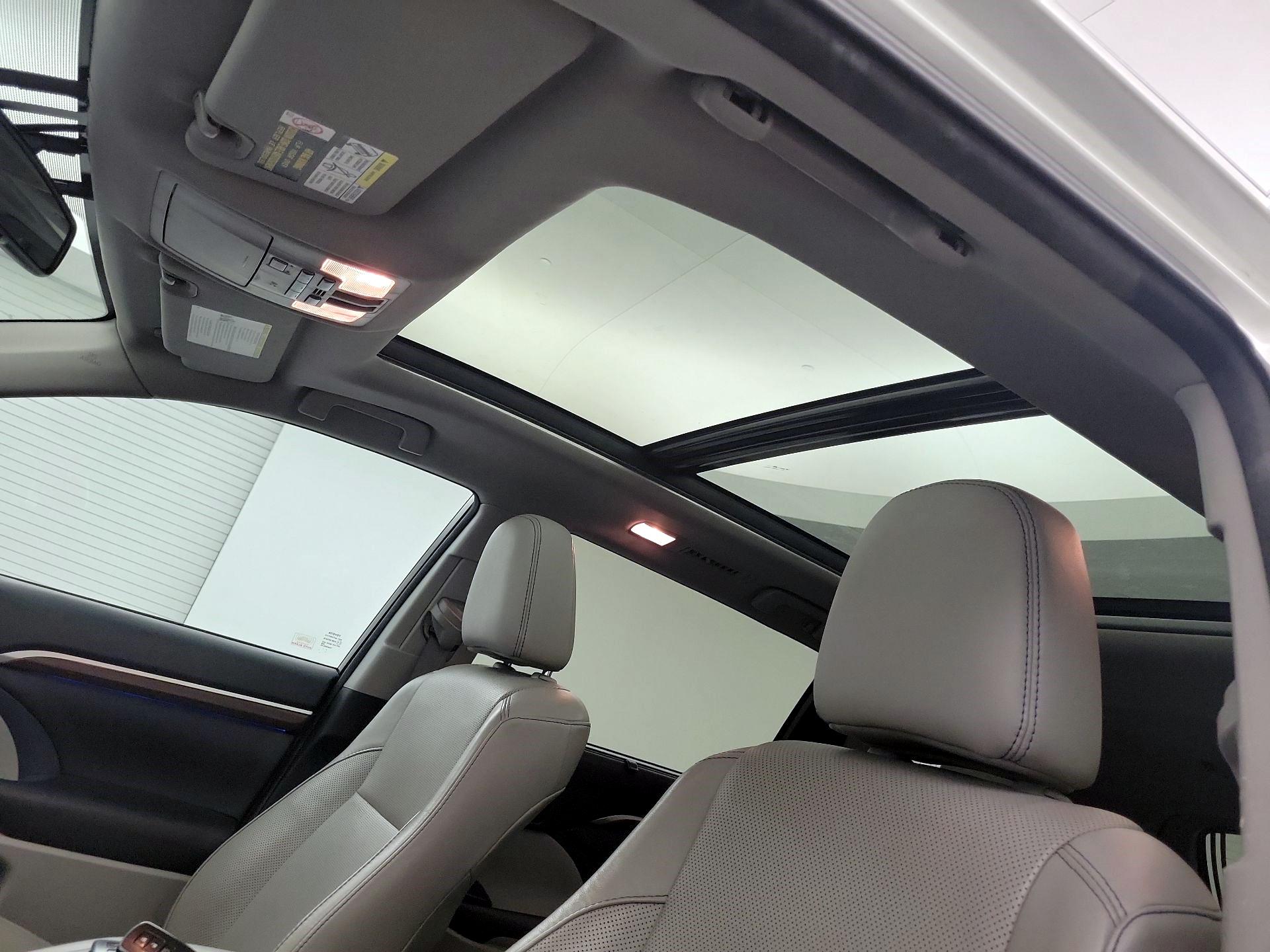 Thumbnail: 2016 Toyota Highlander - 18