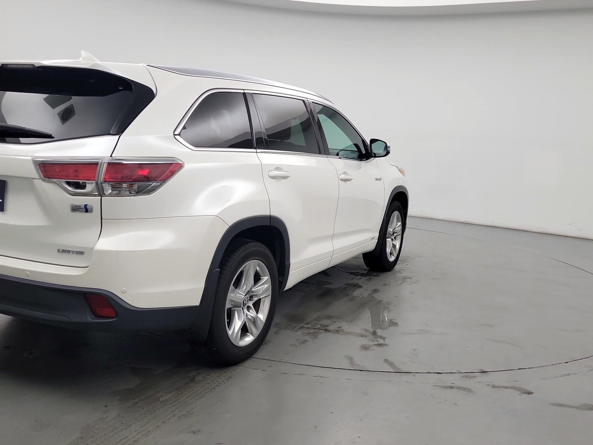 Thumbnail: 2016 Toyota Highlander - 5
