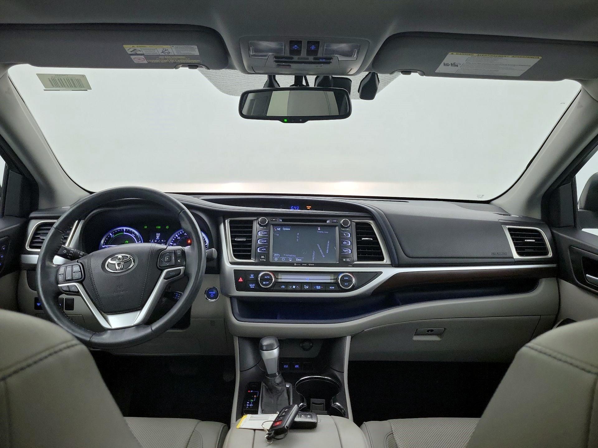 Thumbnail: 2016 Toyota Highlander - 8